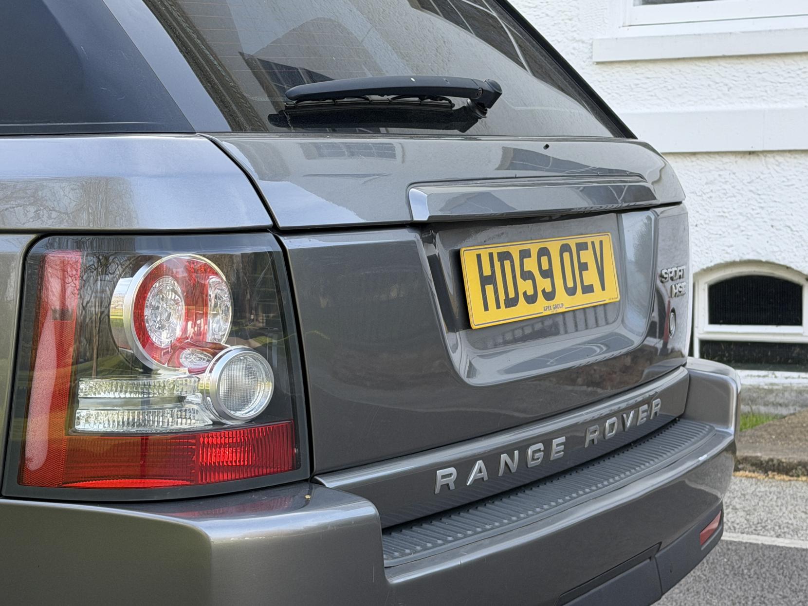 Land Rover Range Rover Sport 3.0 TD V6 HSE SUV 5dr Diesel CommandShift 4WD Euro 4 (245 ps)