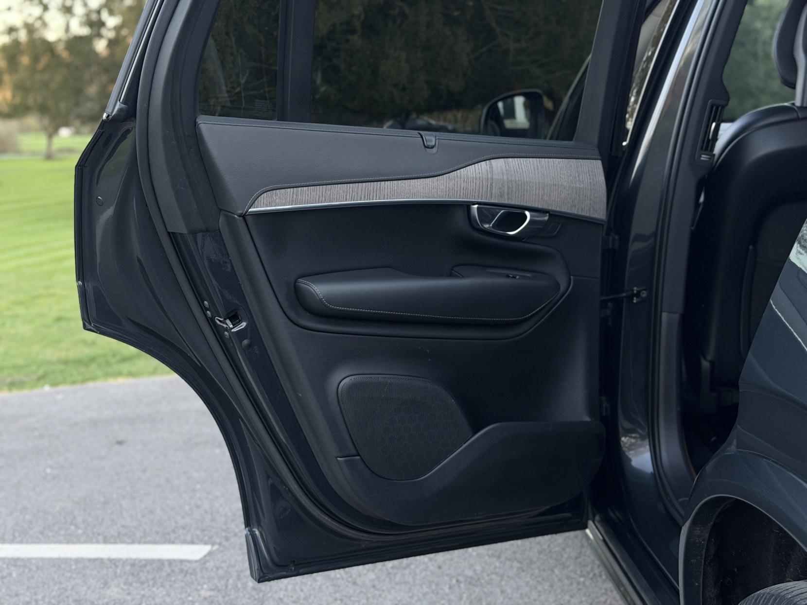 Volvo XC90 2.0h T8 Twin Engine Recharge 11.6kWh Inscription SUV 5dr Petrol Plug-in Hybrid Auto 4WD Euro 6 (s/s) (390 ps)