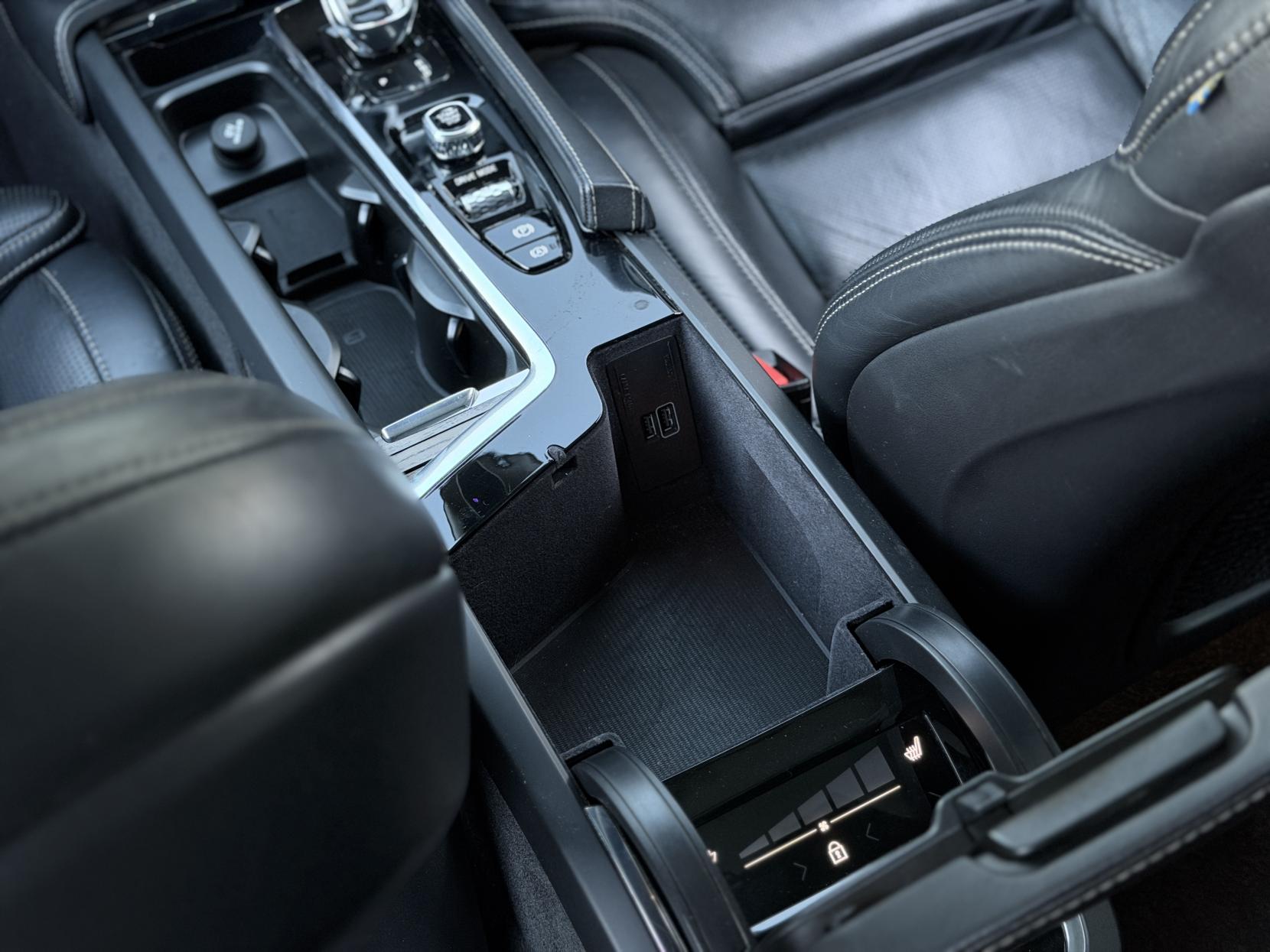 Volvo XC90 2.0h T8 Twin Engine Recharge 11.6kWh Inscription SUV 5dr Petrol Plug-in Hybrid Auto 4WD Euro 6 (s/s) (390 ps)