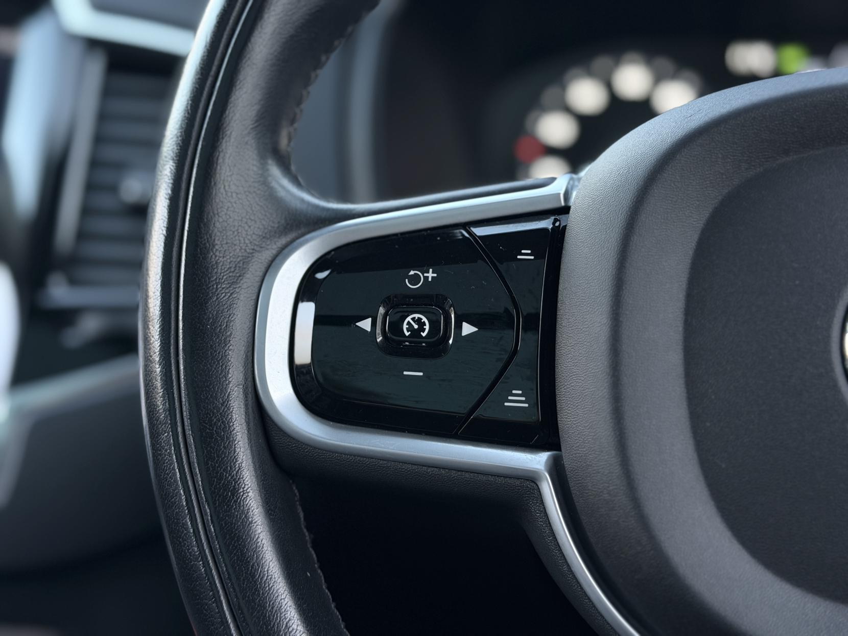 Volvo XC90 2.0h T8 Twin Engine Recharge 11.6kWh Inscription SUV 5dr Petrol Plug-in Hybrid Auto 4WD Euro 6 (s/s) (390 ps)