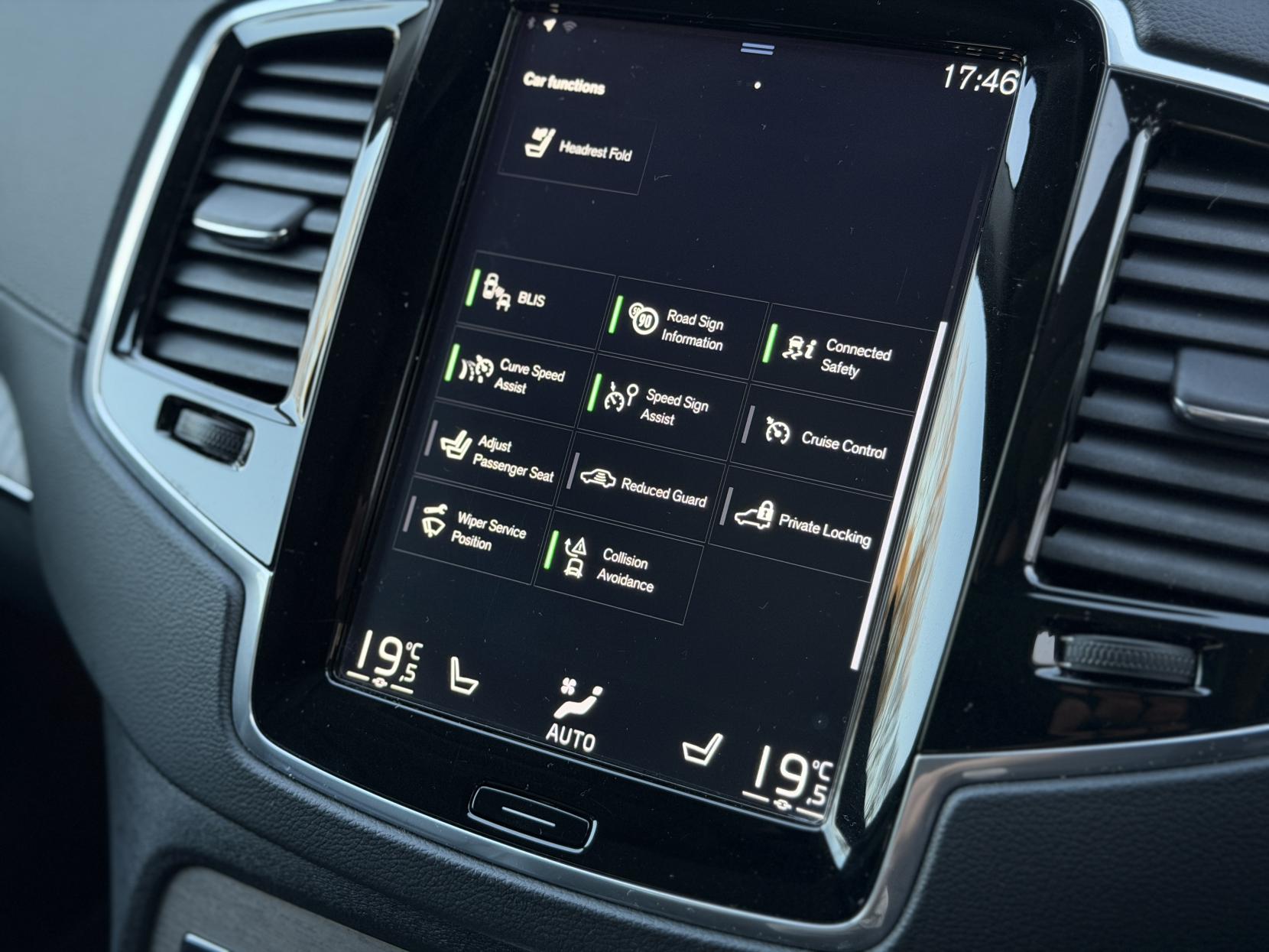 Volvo XC90 2.0h T8 Twin Engine Recharge 11.6kWh Inscription SUV 5dr Petrol Plug-in Hybrid Auto 4WD Euro 6 (s/s) (390 ps)