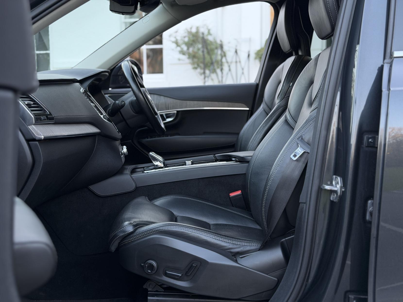 Volvo XC90 2.0h T8 Twin Engine Recharge 11.6kWh Inscription SUV 5dr Petrol Plug-in Hybrid Auto 4WD Euro 6 (s/s) (390 ps)