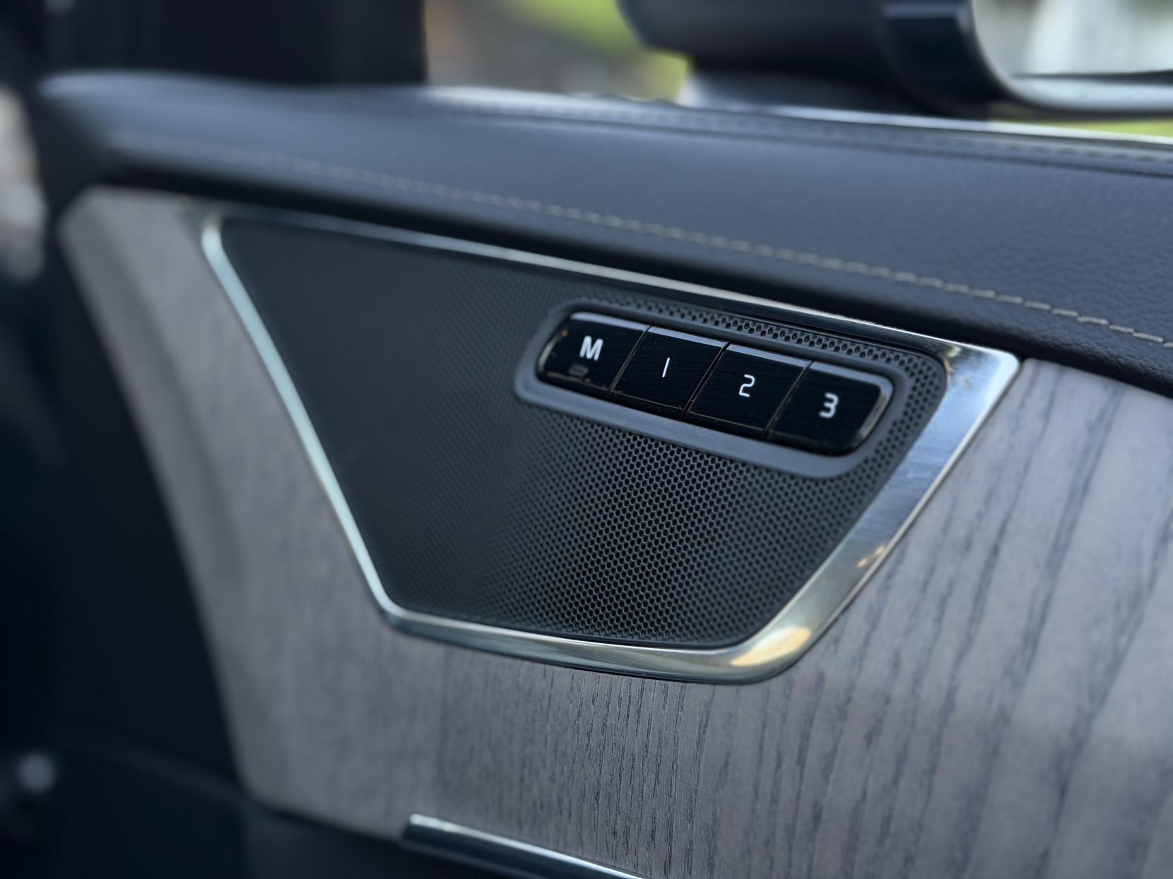 Volvo XC90 2.0h T8 Twin Engine Recharge 11.6kWh Inscription SUV 5dr Petrol Plug-in Hybrid Auto 4WD Euro 6 (s/s) (390 ps)