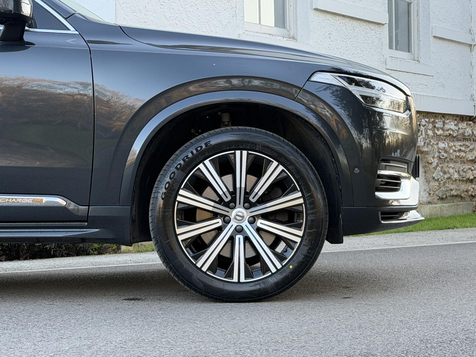 Volvo XC90 2.0h T8 Twin Engine Recharge 11.6kWh Inscription SUV 5dr Petrol Plug-in Hybrid Auto 4WD Euro 6 (s/s) (390 ps)