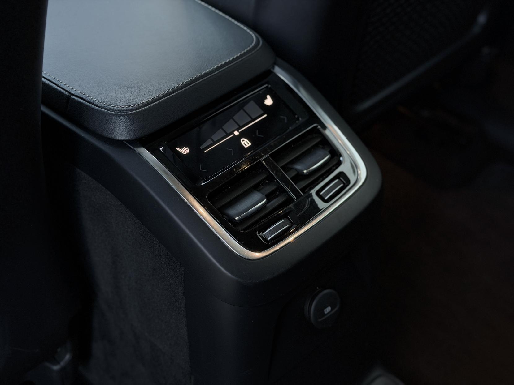 Volvo XC90 2.0h T8 Twin Engine Recharge 11.6kWh Inscription SUV 5dr Petrol Plug-in Hybrid Auto 4WD Euro 6 (s/s) (390 ps)