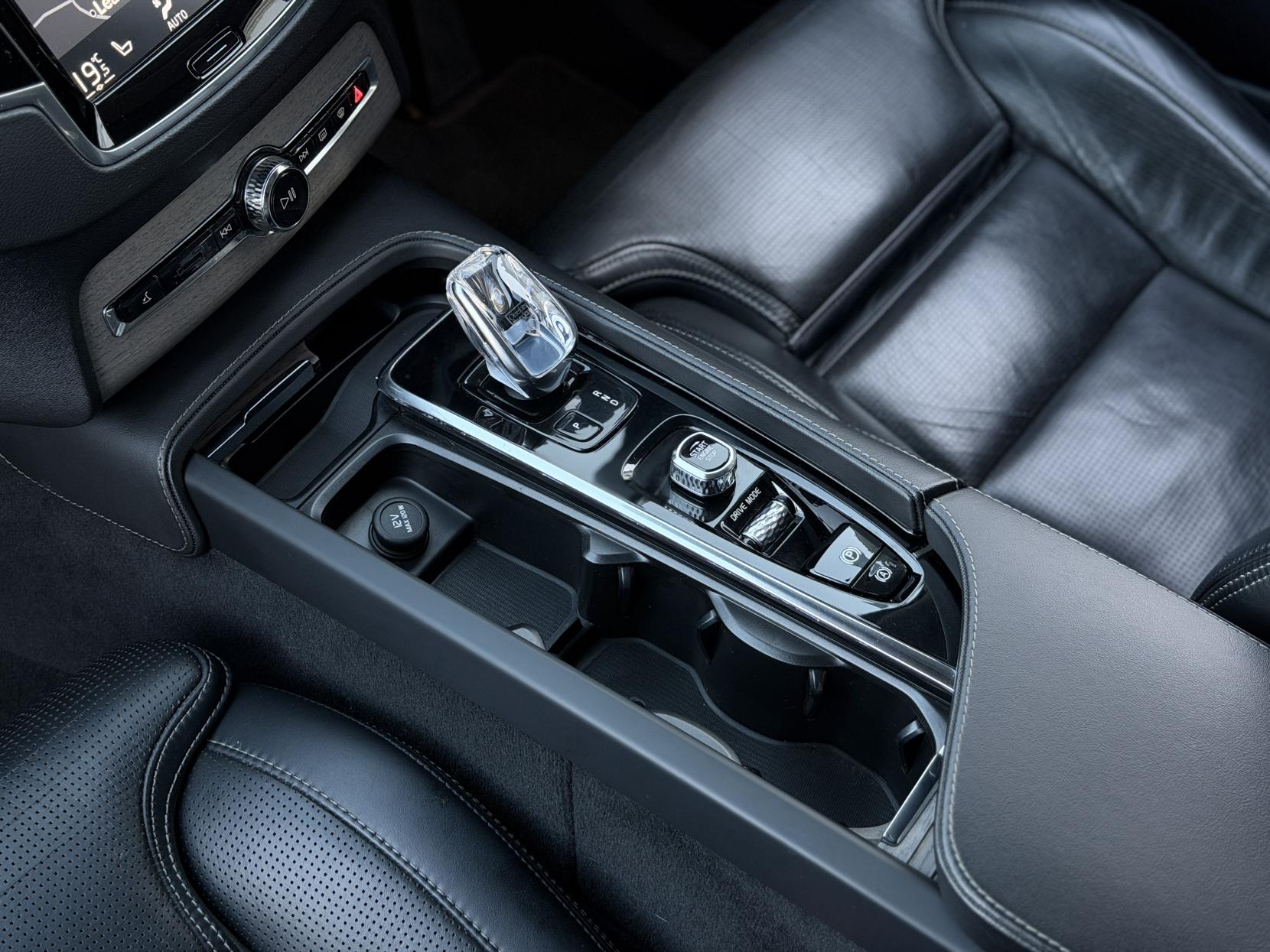 Volvo XC90 2.0h T8 Twin Engine Recharge 11.6kWh Inscription SUV 5dr Petrol Plug-in Hybrid Auto 4WD Euro 6 (s/s) (390 ps)