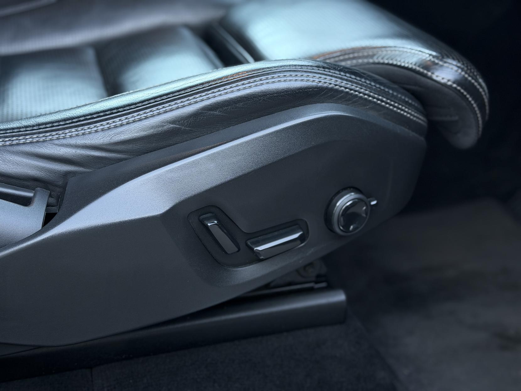 Volvo XC90 2.0h T8 Twin Engine Recharge 11.6kWh Inscription SUV 5dr Petrol Plug-in Hybrid Auto 4WD Euro 6 (s/s) (390 ps)