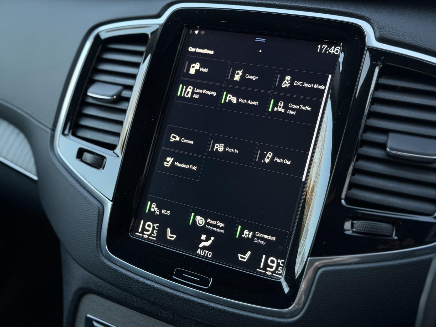 Volvo XC90 2.0h T8 Twin Engine Recharge 11.6kWh Inscription SUV 5dr Petrol Plug-in Hybrid Auto 4WD Euro 6 (s/s) (390 ps)