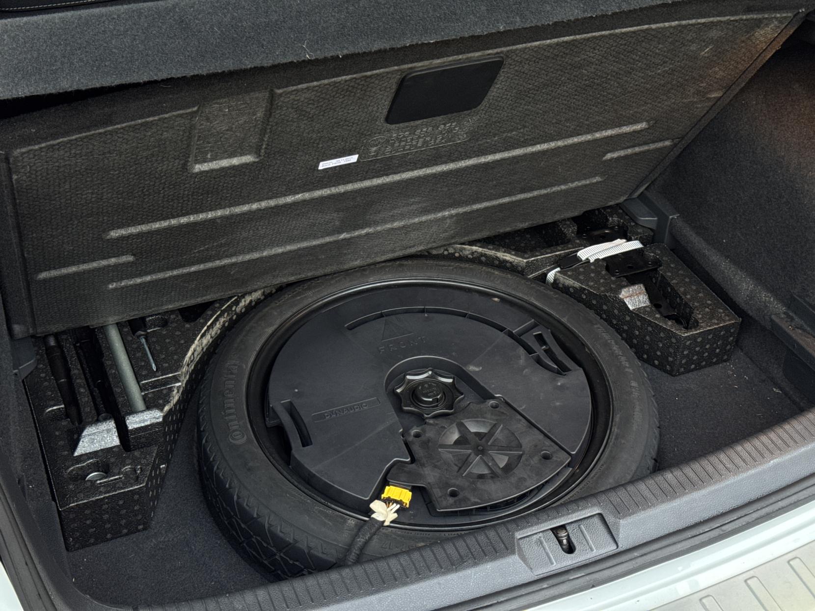 Volkswagen Golf 2.0 TSI R Hatchback 5dr Petrol DSG 4Motion Euro 6 (s/s) (310 ps)