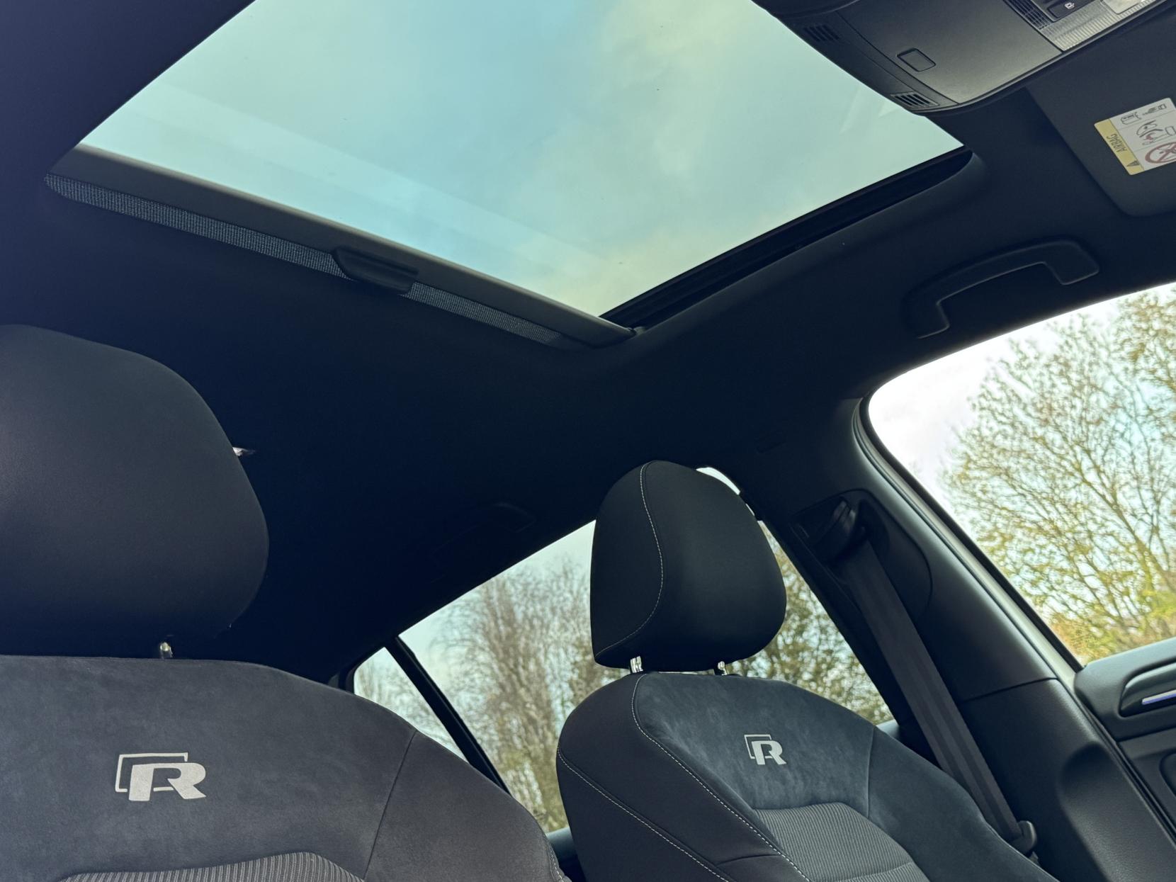 Volkswagen Golf 2.0 TSI R Hatchback 5dr Petrol DSG 4Motion Euro 6 (s/s) (310 ps)