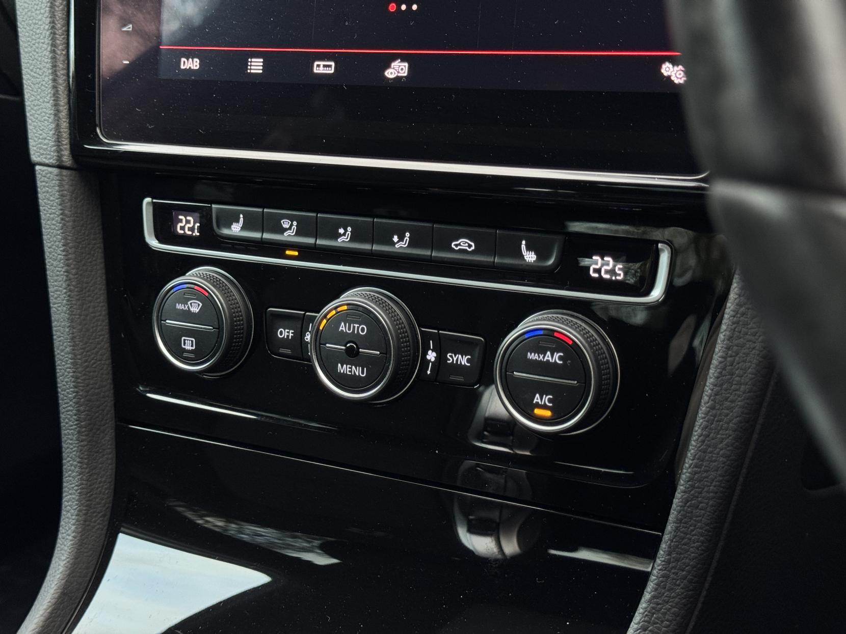 Volkswagen Golf 2.0 TSI R Hatchback 5dr Petrol DSG 4Motion Euro 6 (s/s) (310 ps)