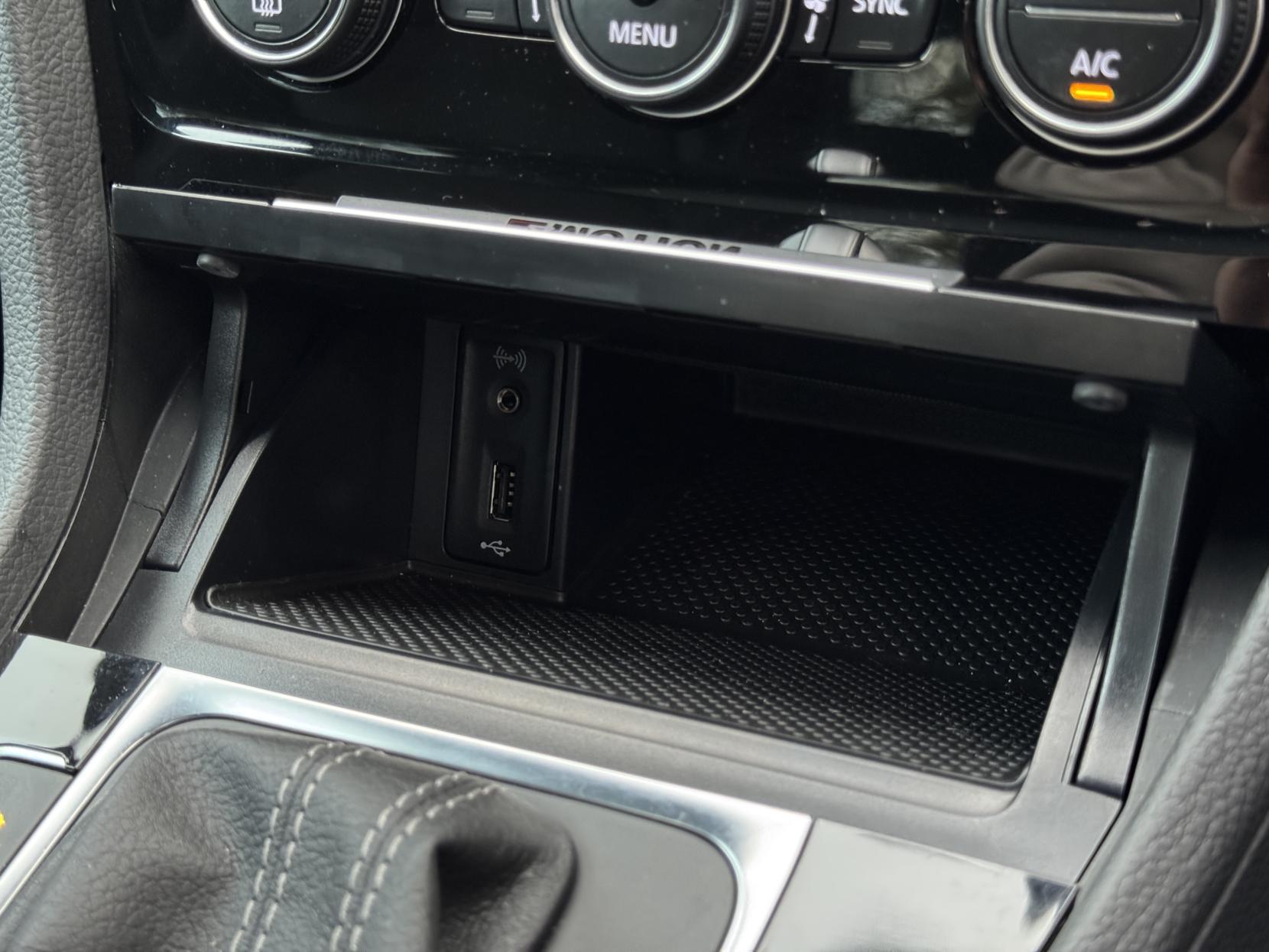 Volkswagen Golf 2.0 TSI R Hatchback 5dr Petrol DSG 4Motion Euro 6 (s/s) (310 ps)