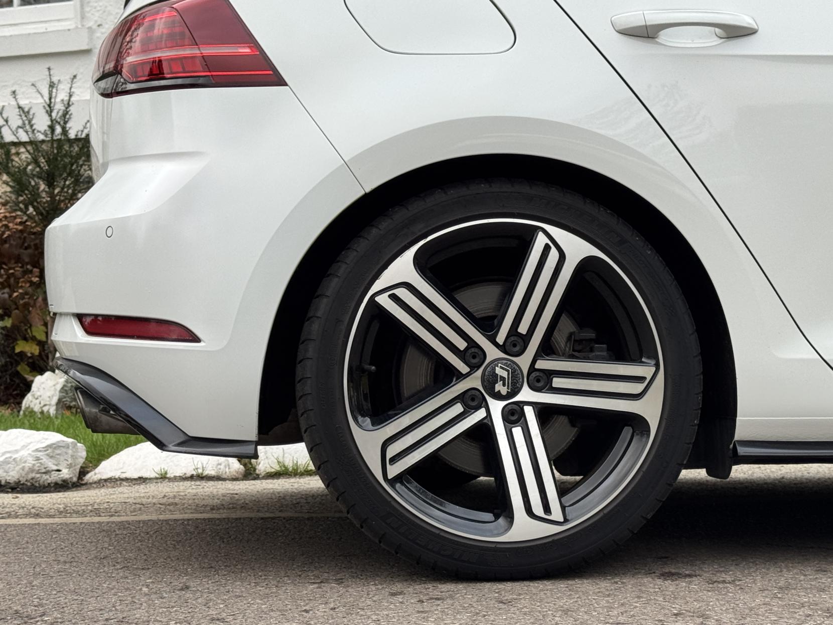 Volkswagen Golf 2.0 TSI R Hatchback 5dr Petrol DSG 4Motion Euro 6 (s/s) (310 ps)