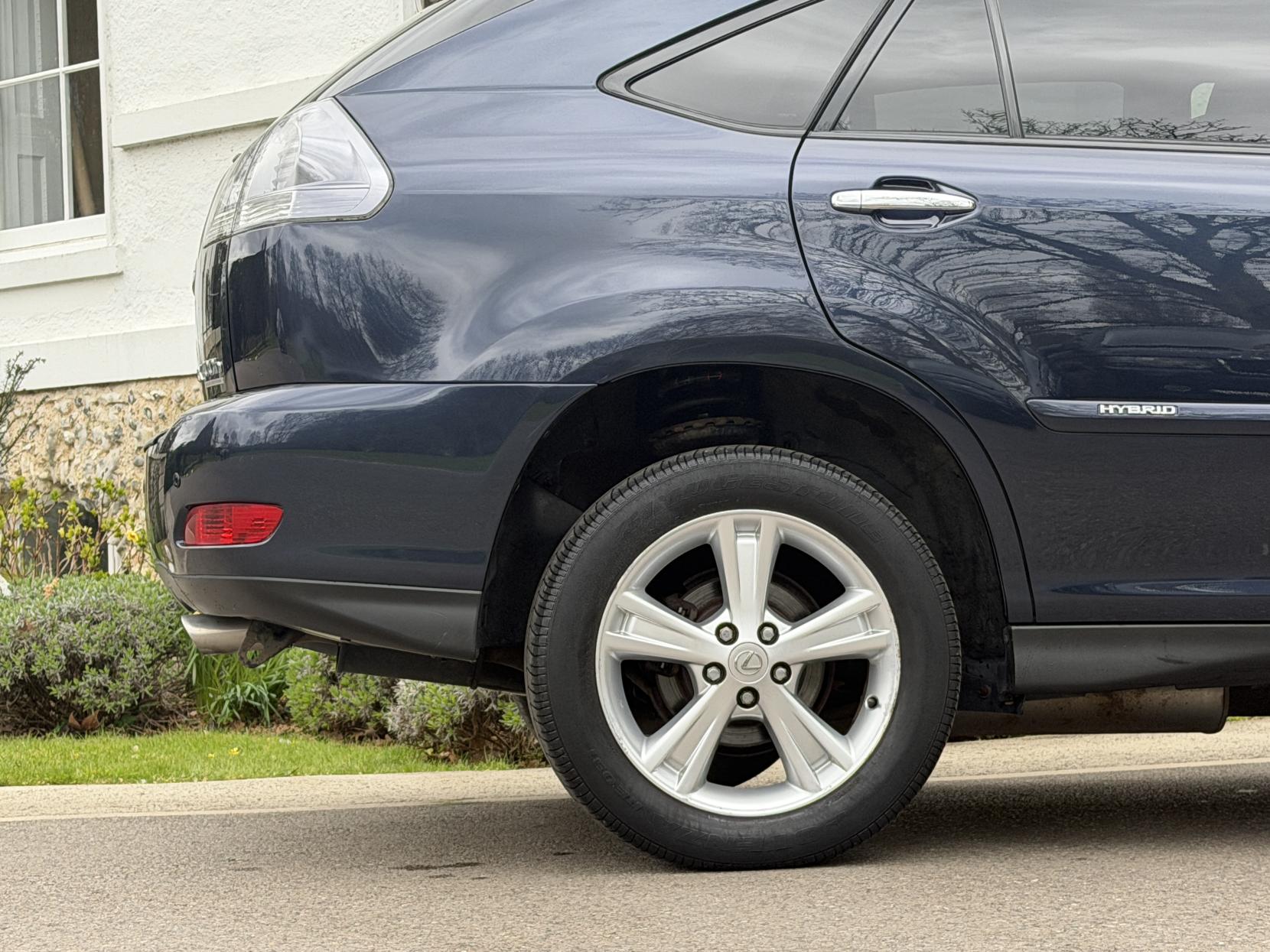 Lexus RX 3.3 400h Limited Edition Executive SUV 5dr Petrol Hybrid CVT (192 g/km, 208 bhp)