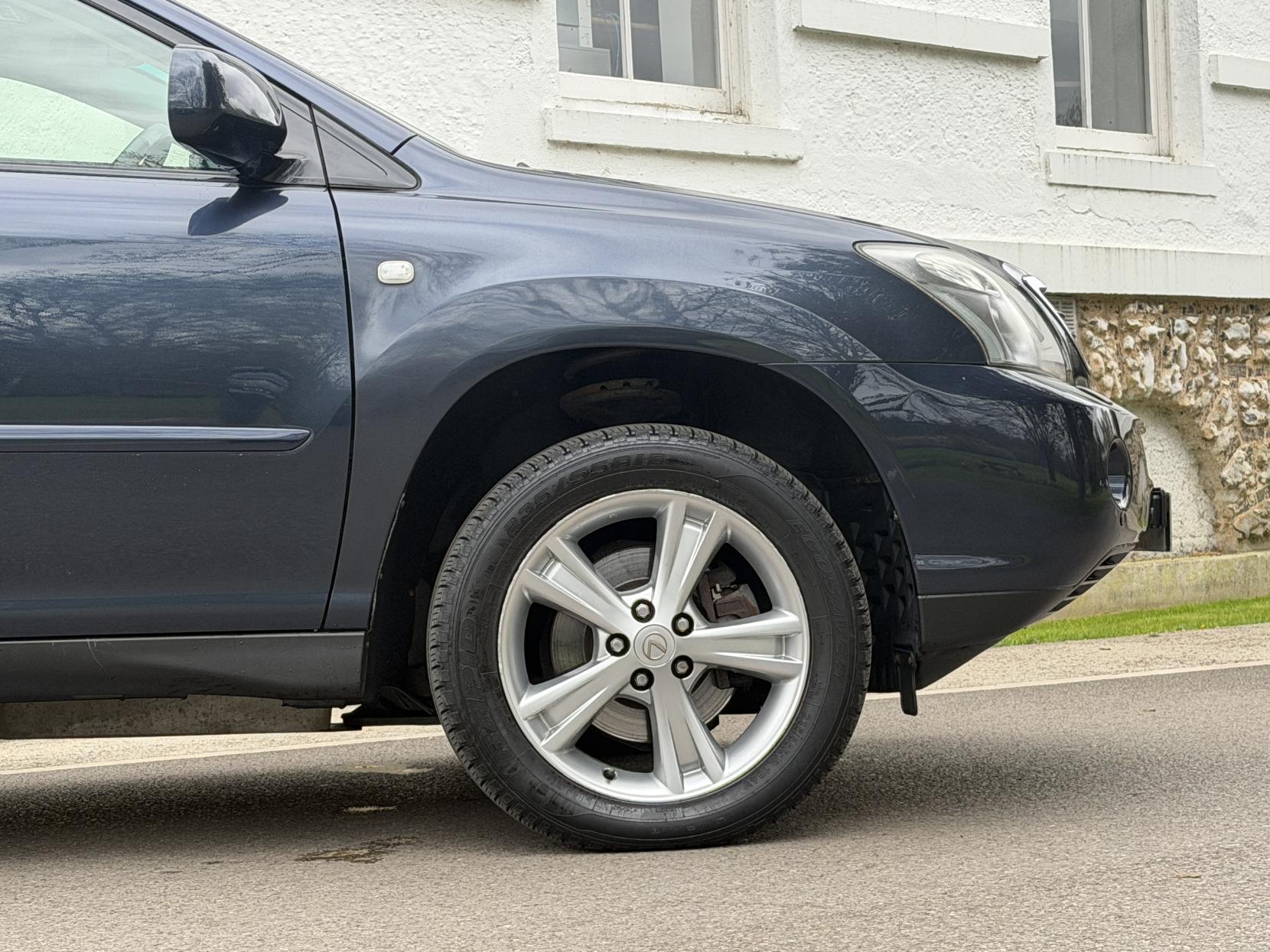 Lexus RX 3.3 400h Limited Edition Executive SUV 5dr Petrol Hybrid CVT (192 g/km, 208 bhp)