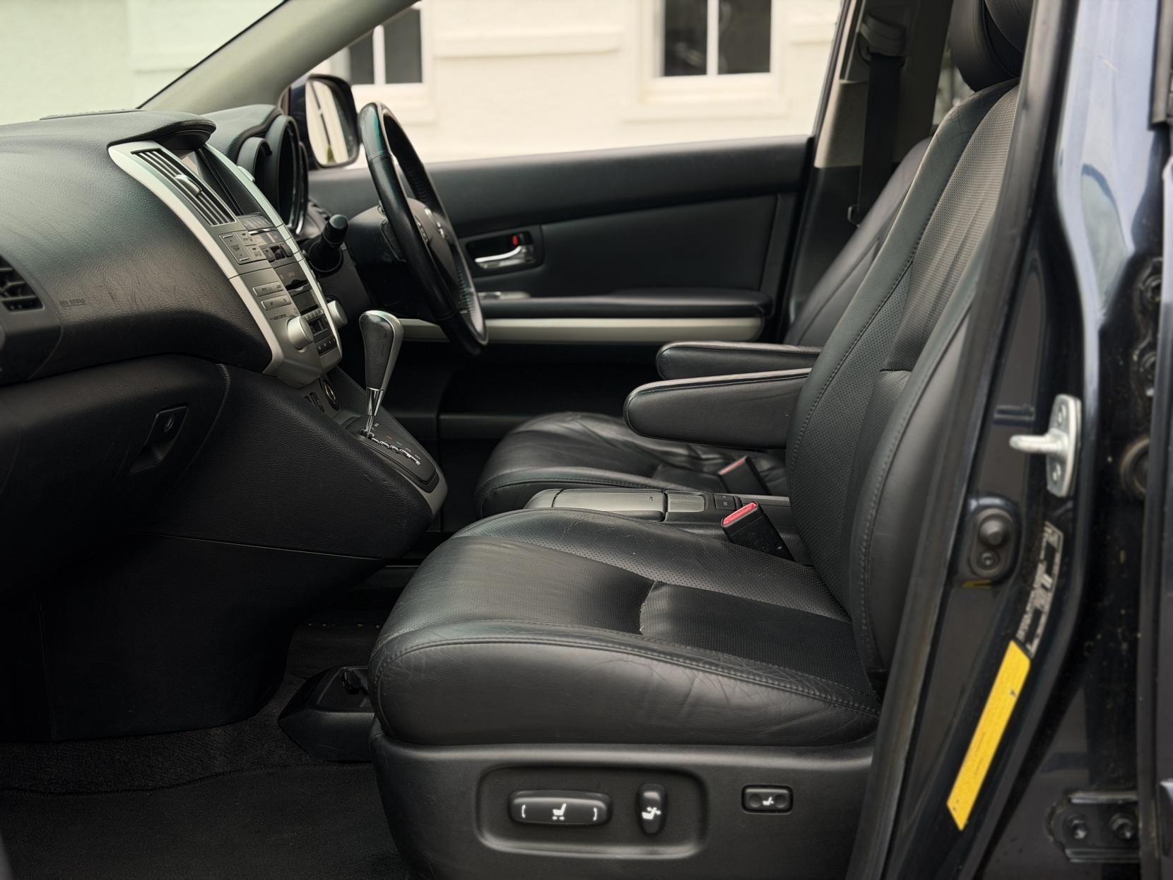 Lexus RX 3.3 400h Limited Edition Executive SUV 5dr Petrol Hybrid CVT (192 g/km, 208 bhp)