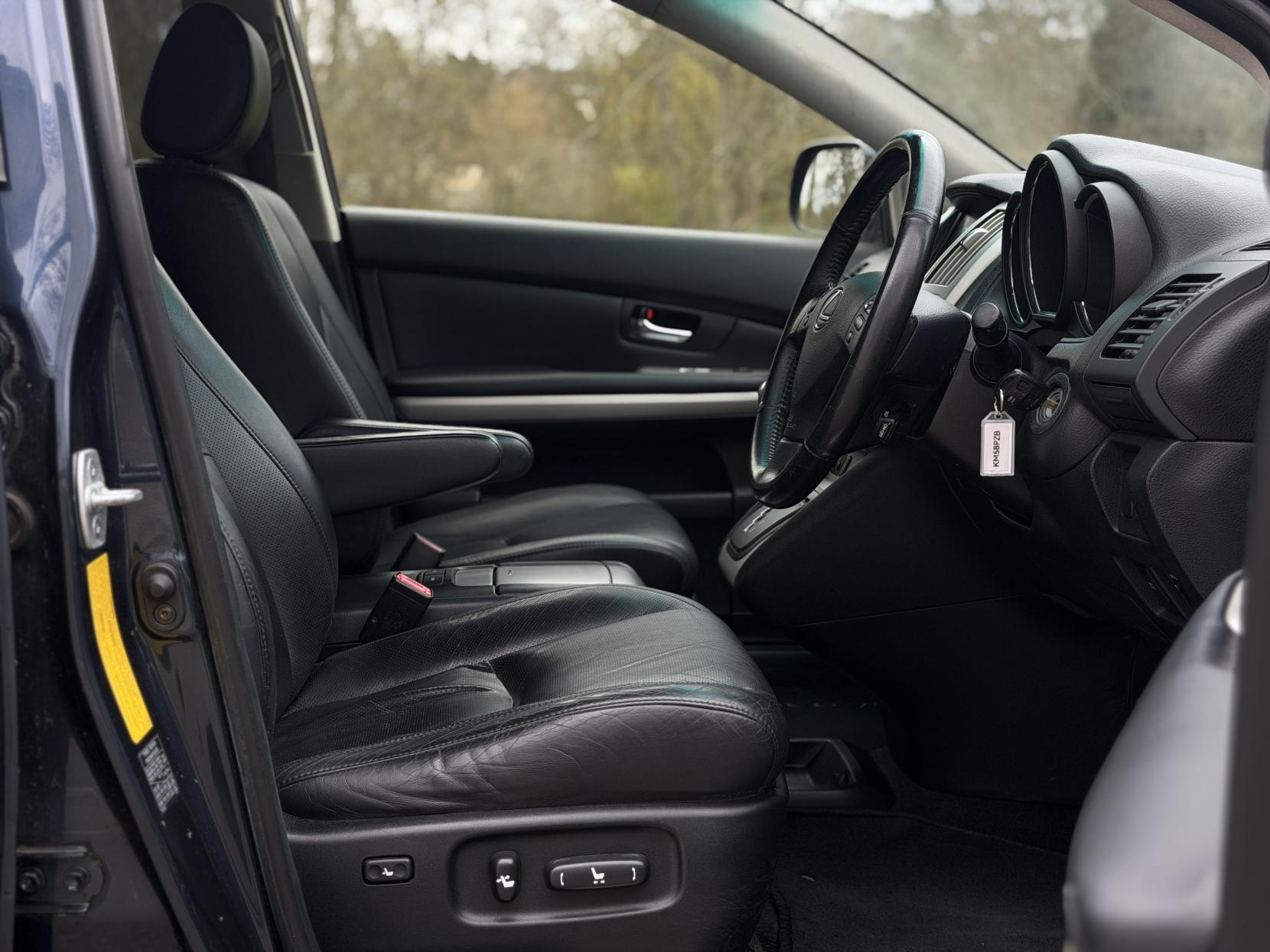 Lexus RX 3.3 400h Limited Edition Executive SUV 5dr Petrol Hybrid CVT (192 g/km, 208 bhp)