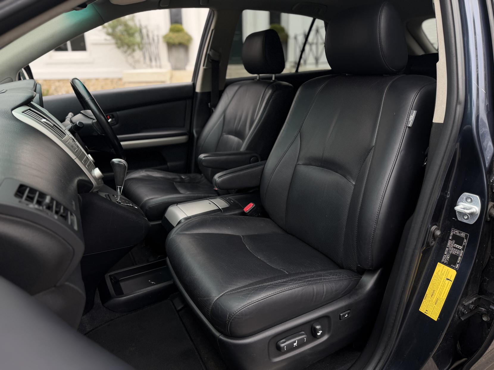 Lexus RX 3.3 400h Limited Edition Executive SUV 5dr Petrol Hybrid CVT (192 g/km, 208 bhp)