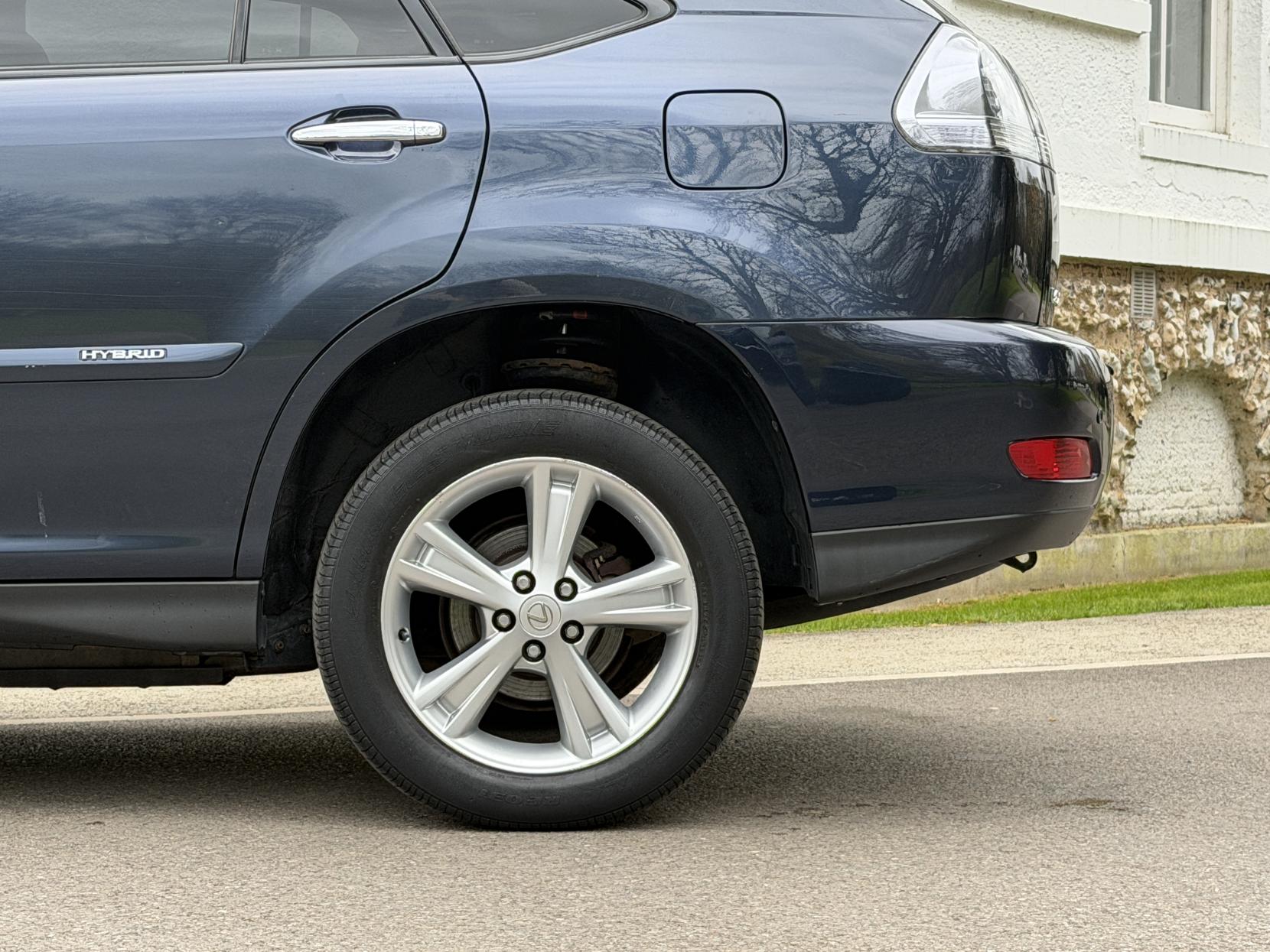 Lexus RX 3.3 400h Limited Edition Executive SUV 5dr Petrol Hybrid CVT (192 g/km, 208 bhp)