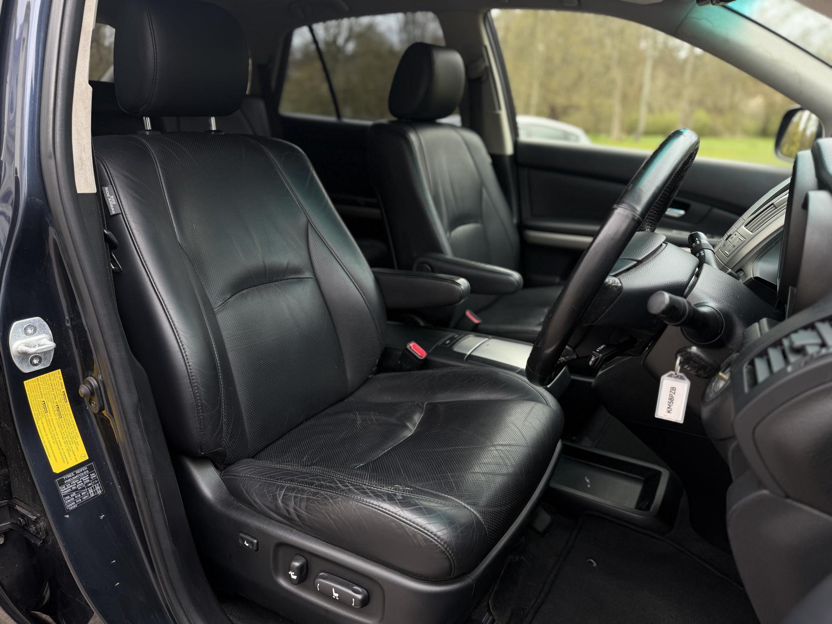 Lexus RX 3.3 400h Limited Edition Executive SUV 5dr Petrol Hybrid CVT (192 g/km, 208 bhp)