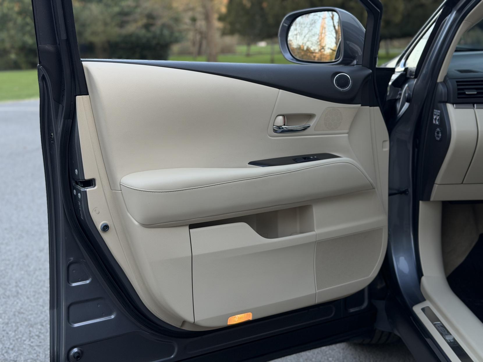 Lexus RX 3.5 450h V6 Luxury SUV 5dr Petrol Hybrid CVT 4WD Euro 5 (s/s) (299 ps)