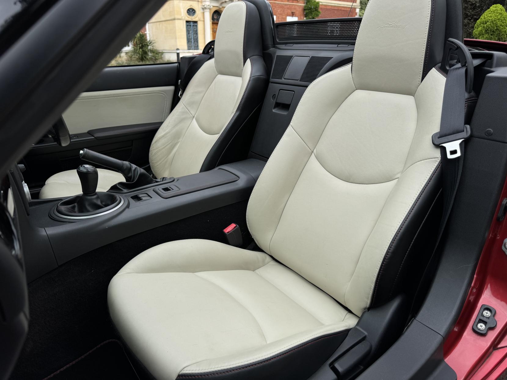 Mazda MX-5 2.0i 25th Anniversary Roadster 2dr Petrol Manual Euro 5 (160 ps)