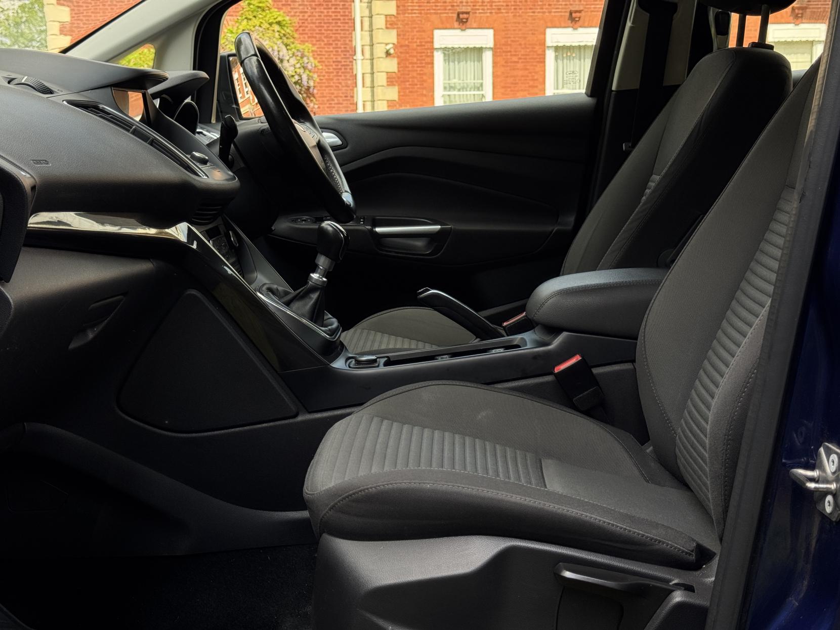 Ford Grand C-Max 1.0T EcoBoost Titanium MPV 5dr Petrol Manual Euro 6 (s/s) (125 ps)