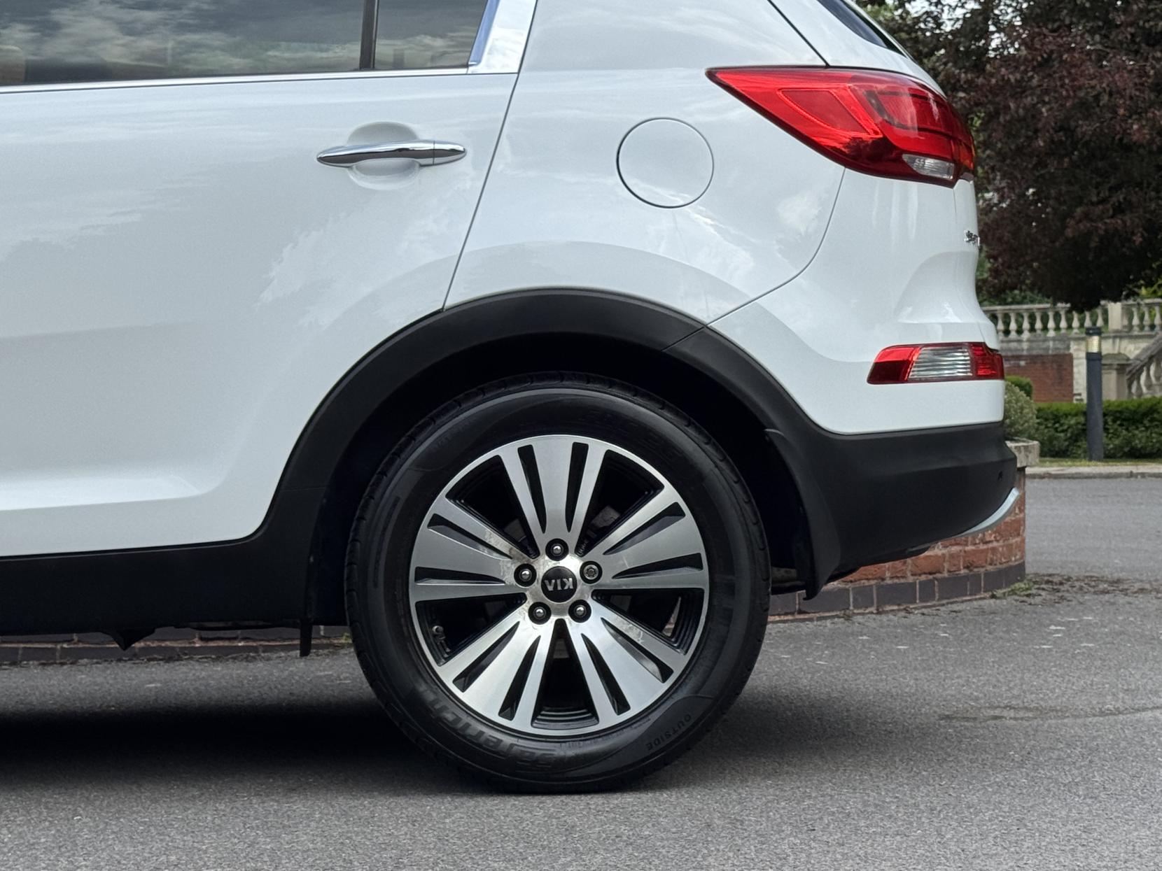 Kia Sportage 1.7 CRDi EcoDynamics 3 SUV 5dr Diesel Manual 2WD Euro 5 (s/s) (114 bhp)