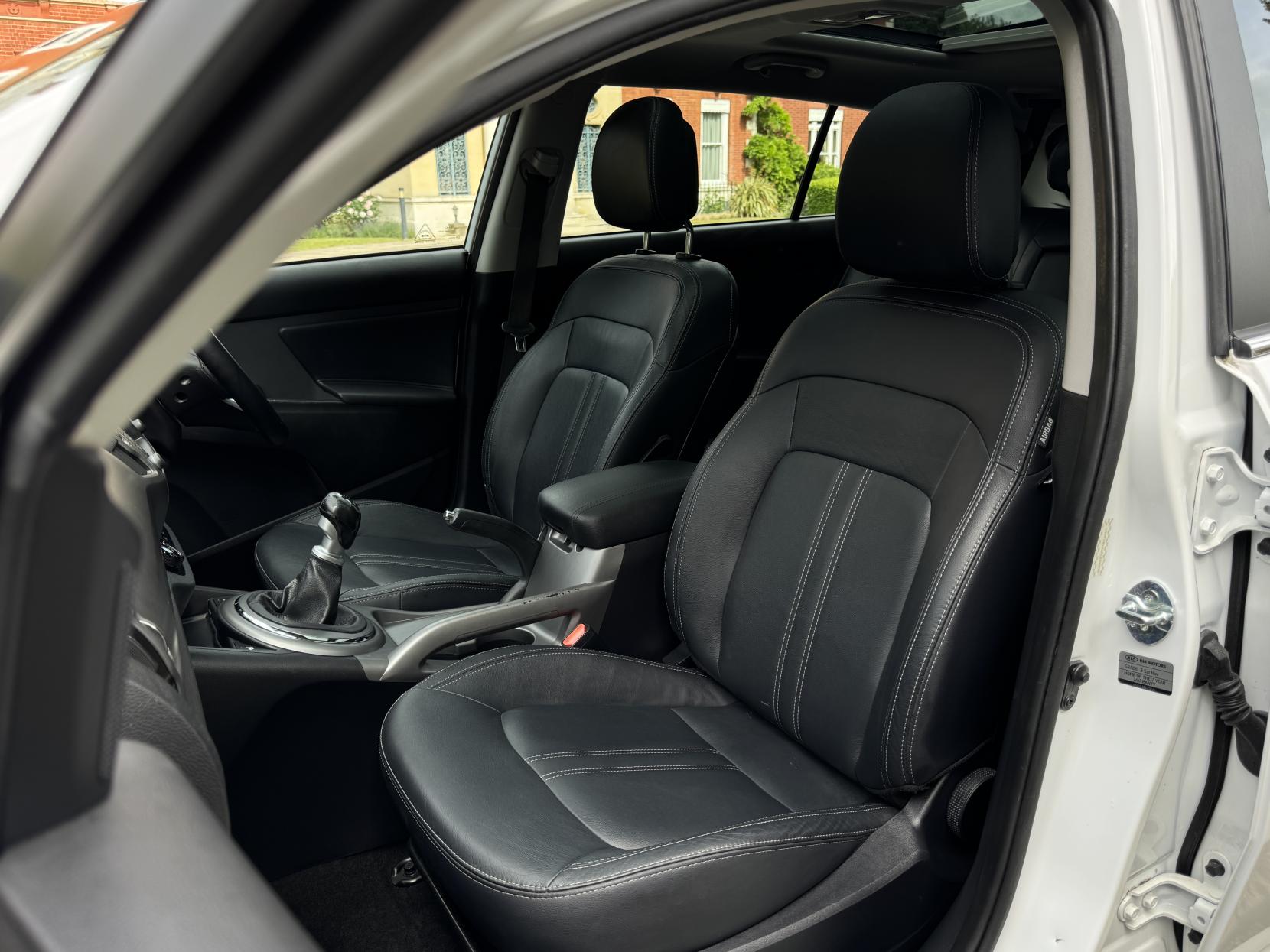 Kia Sportage 1.7 CRDi EcoDynamics 3 SUV 5dr Diesel Manual 2WD Euro 5 (s/s) (114 bhp)