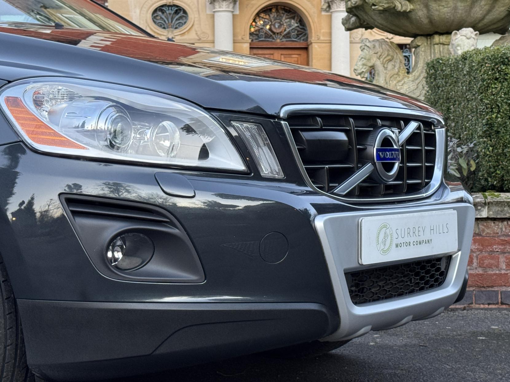 Volvo XC60 2.4 D5 SE Lux SUV 5dr Diesel Geartronic AWD Euro 4 (185 ps)