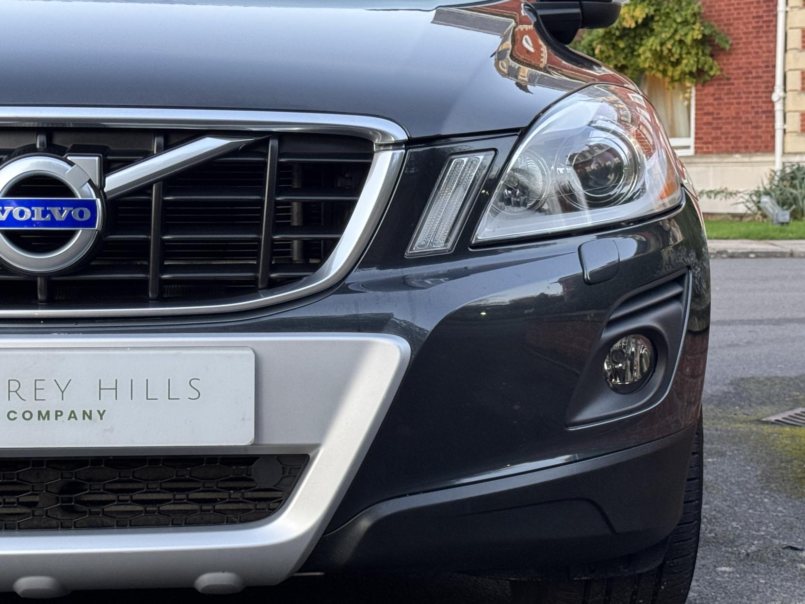 Volvo XC60 2.4 D5 SE Lux SUV 5dr Diesel Geartronic AWD Euro 4 (185 ps)
