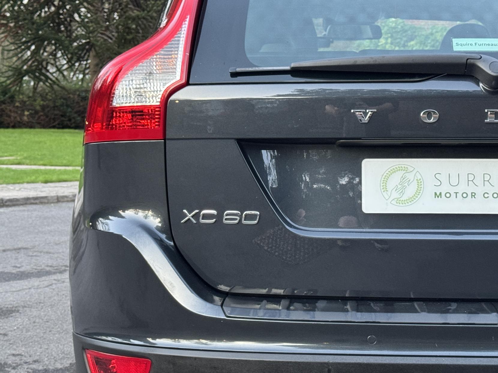 Volvo XC60 2.4 D5 SE Lux SUV 5dr Diesel Geartronic AWD Euro 4 (185 ps)