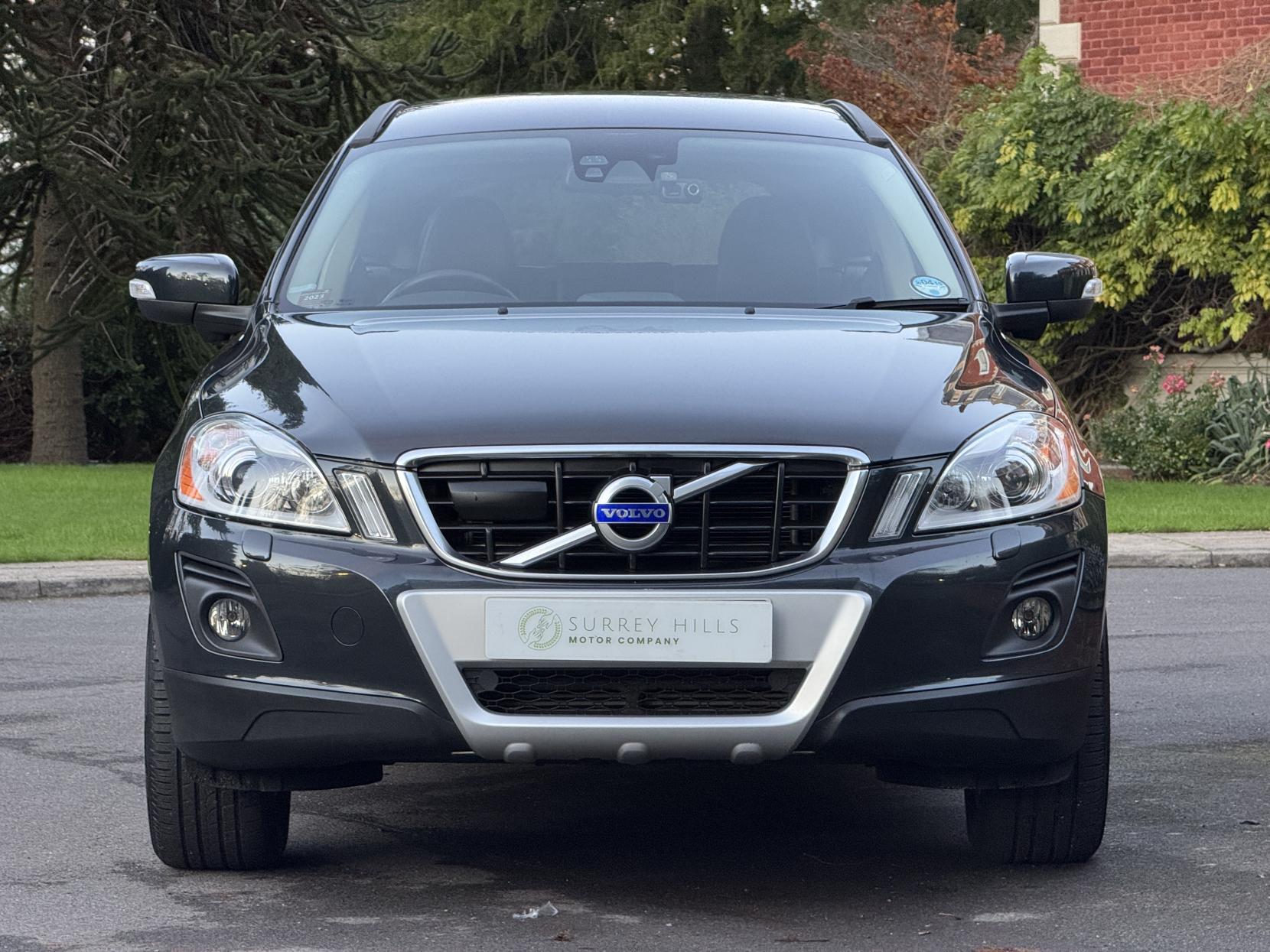 Volvo XC60 2.4 D5 SE Lux SUV 5dr Diesel Geartronic AWD Euro 4 (185 ps)