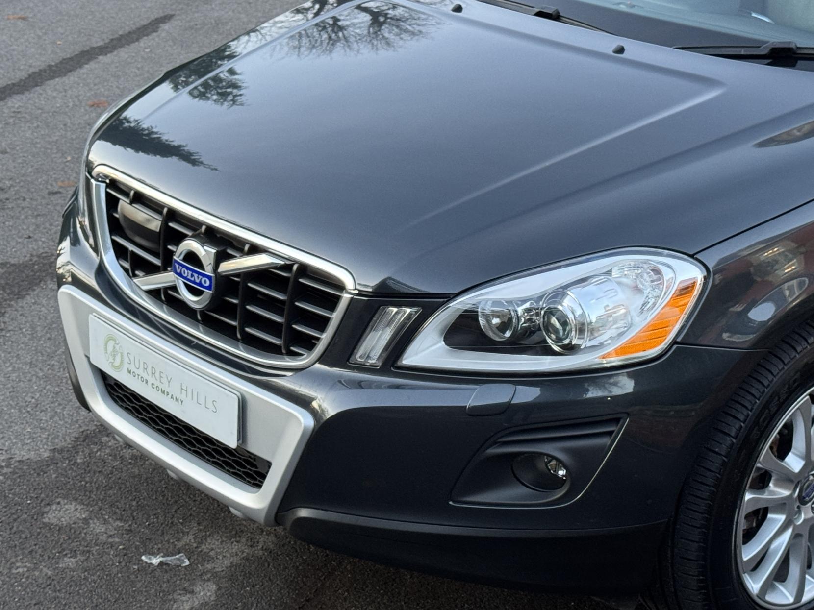Volvo XC60 2.4 D5 SE Lux SUV 5dr Diesel Geartronic AWD Euro 4 (185 ps)