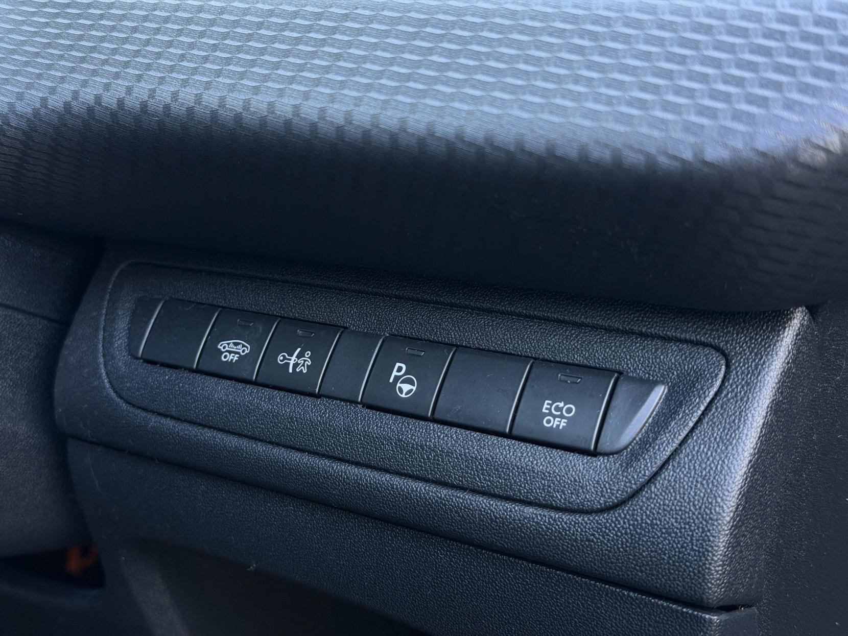 Peugeot 208 1.2 PureTech Tech Edition Hatchback 5dr Petrol Manual Euro 6 (s/s) (110 ps)