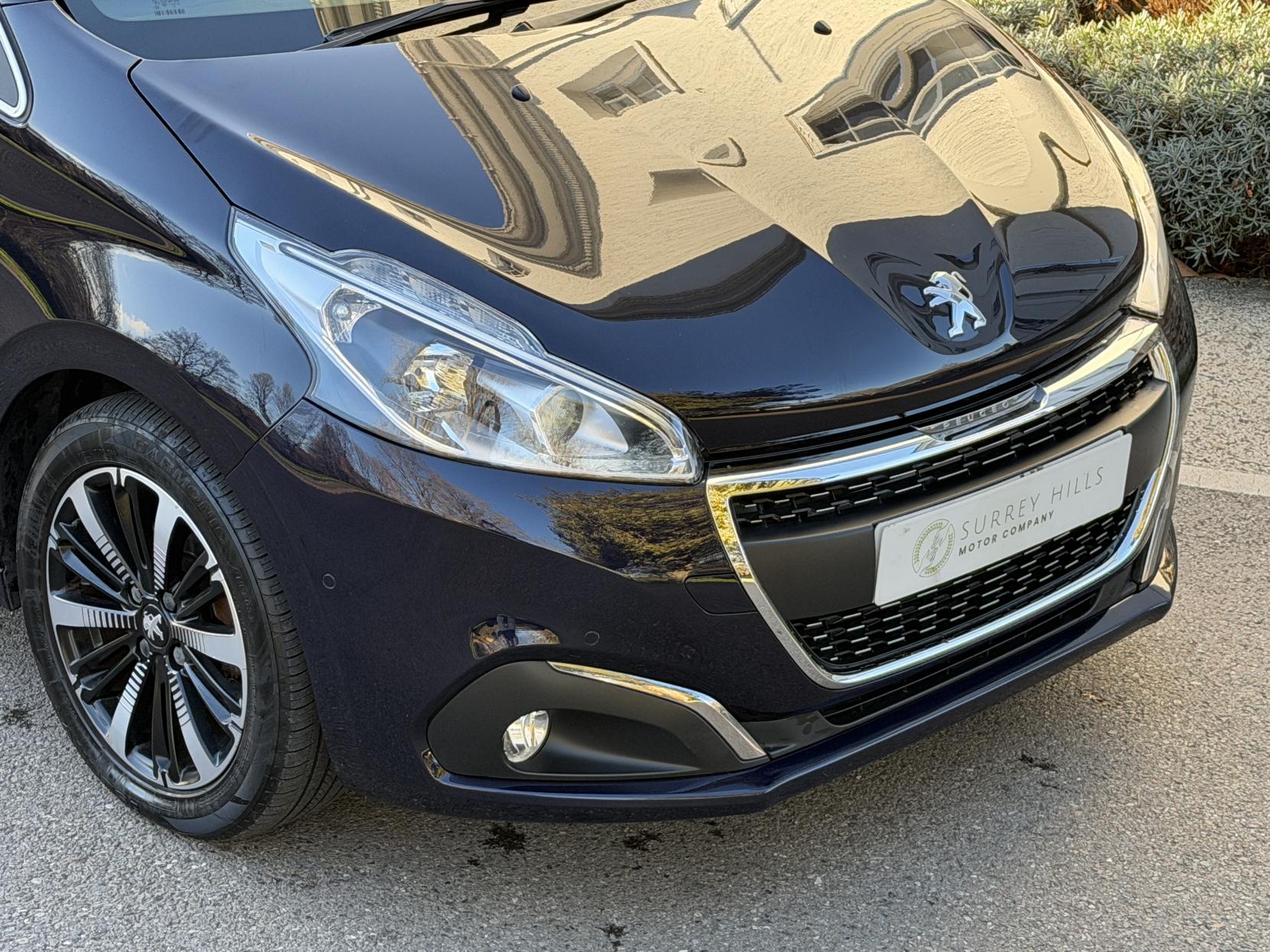 Peugeot 208 1.2 PureTech Tech Edition Hatchback 5dr Petrol Manual Euro 6 (s/s) (110 ps)