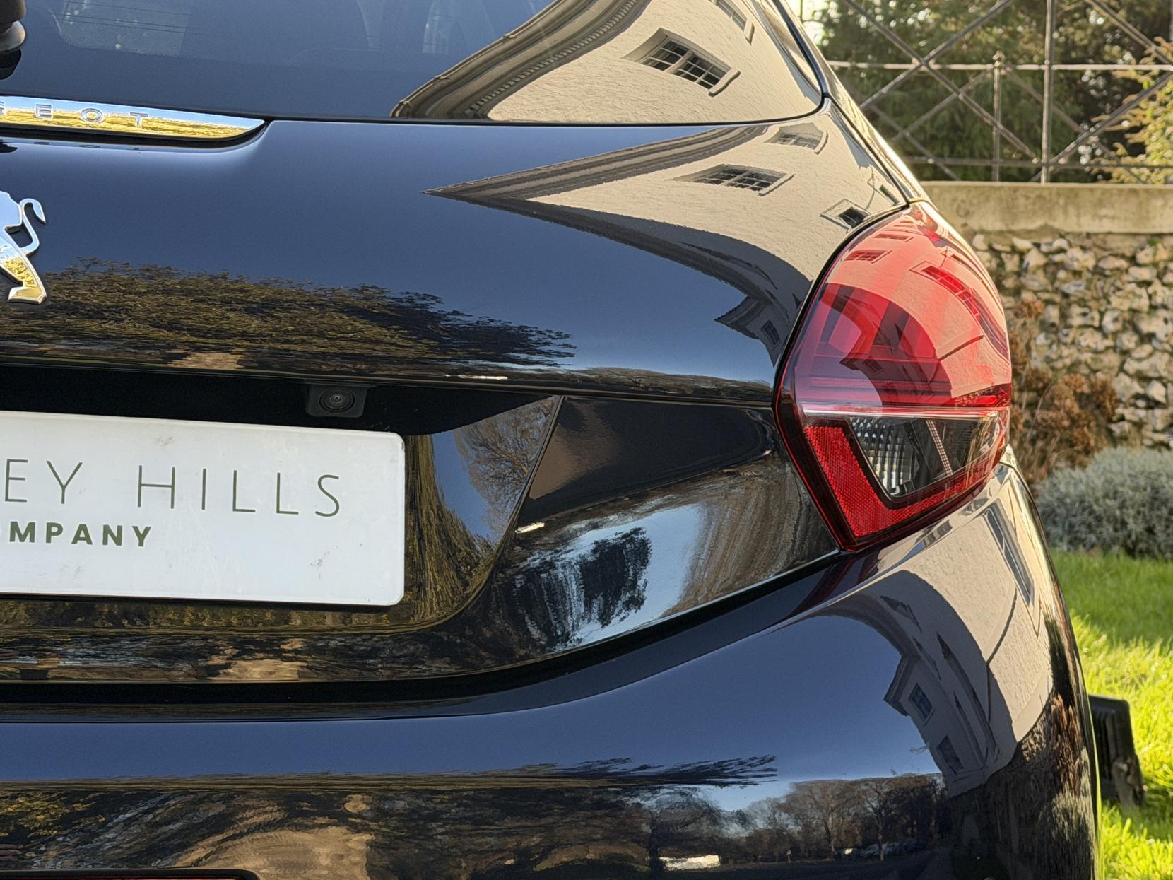 Peugeot 208 1.2 PureTech Tech Edition Hatchback 5dr Petrol Manual Euro 6 (s/s) (110 ps)