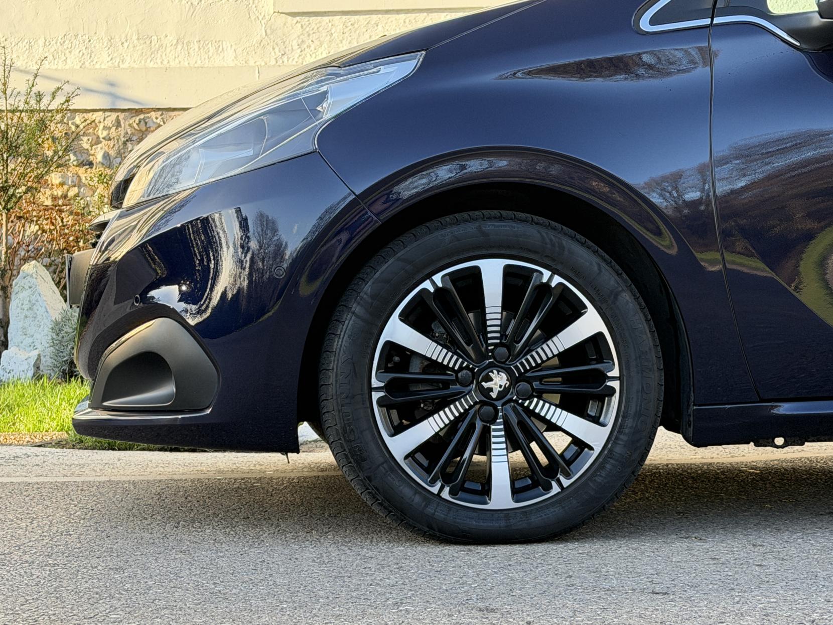 Peugeot 208 1.2 PureTech Tech Edition Hatchback 5dr Petrol Manual Euro 6 (s/s) (110 ps)