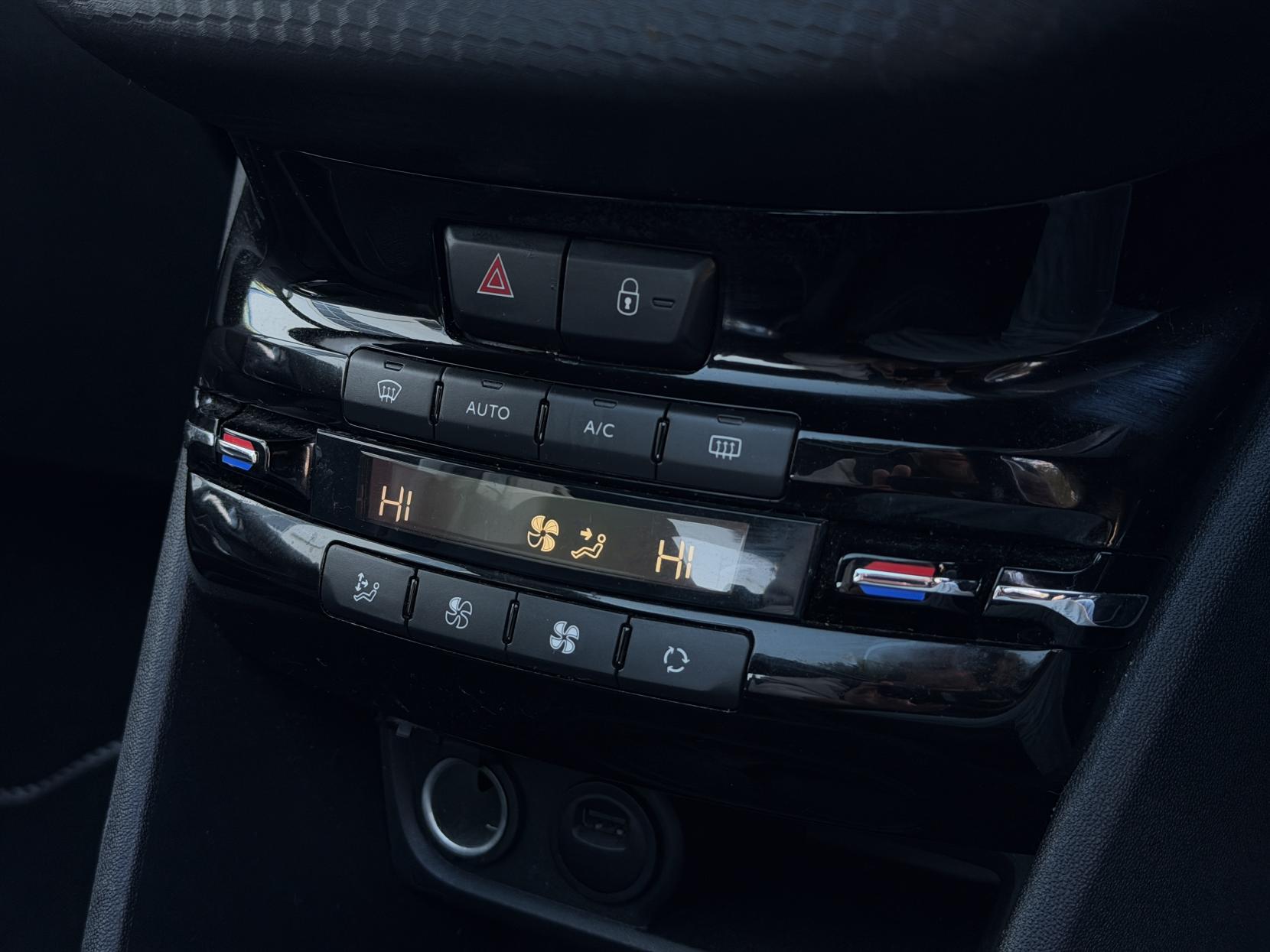 Peugeot 208 1.2 PureTech Tech Edition Hatchback 5dr Petrol Manual Euro 6 (s/s) (110 ps)