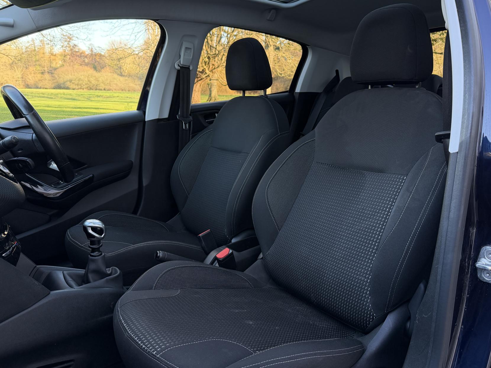 Peugeot 208 1.2 PureTech Tech Edition Hatchback 5dr Petrol Manual Euro 6 (s/s) (110 ps)