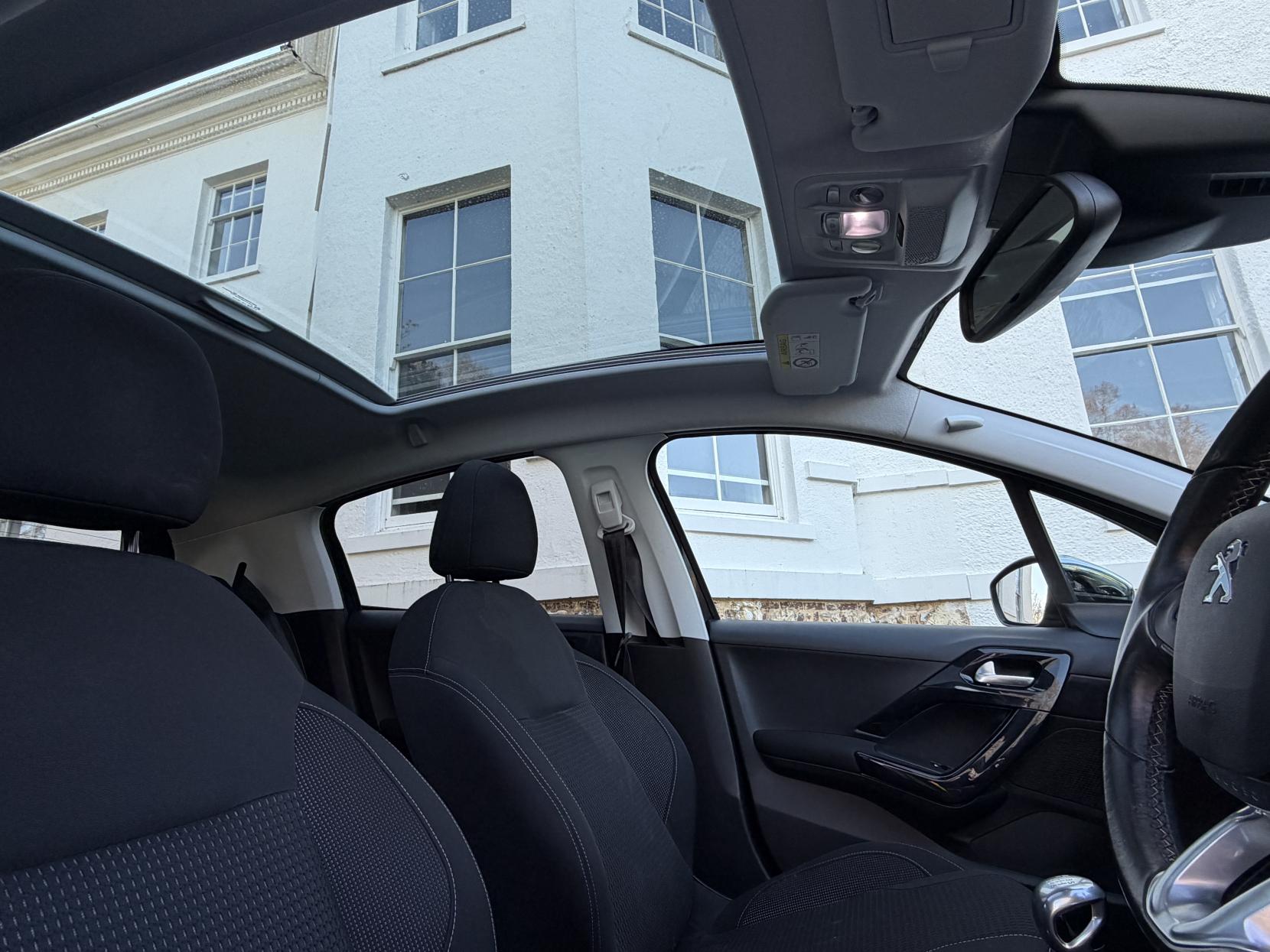 Peugeot 208 1.2 PureTech Tech Edition Hatchback 5dr Petrol Manual Euro 6 (s/s) (110 ps)