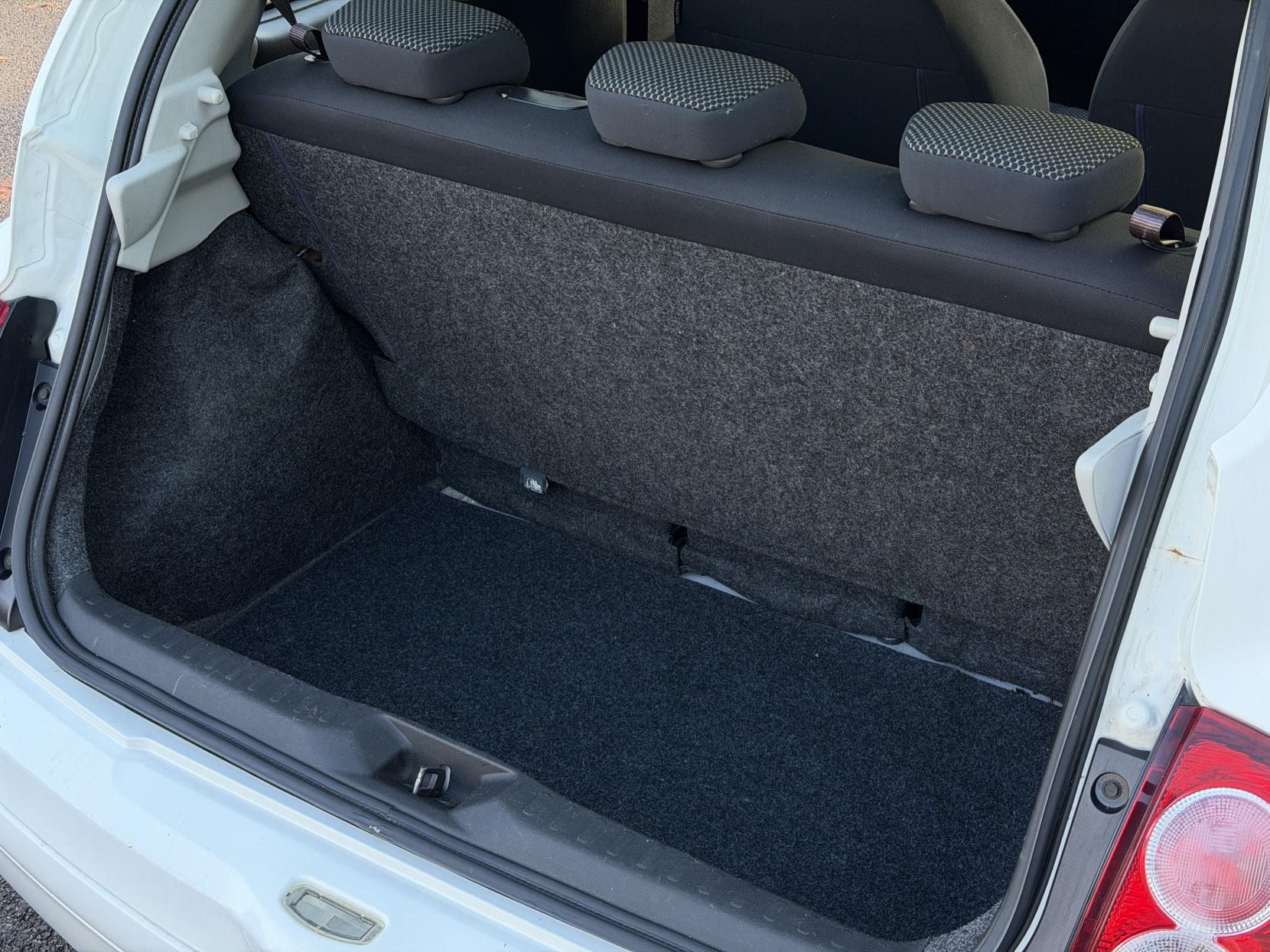 Nissan Micra 1.2 16v Visia Hatchback 3dr Petrol Manual (139 g/km, 79 bhp)