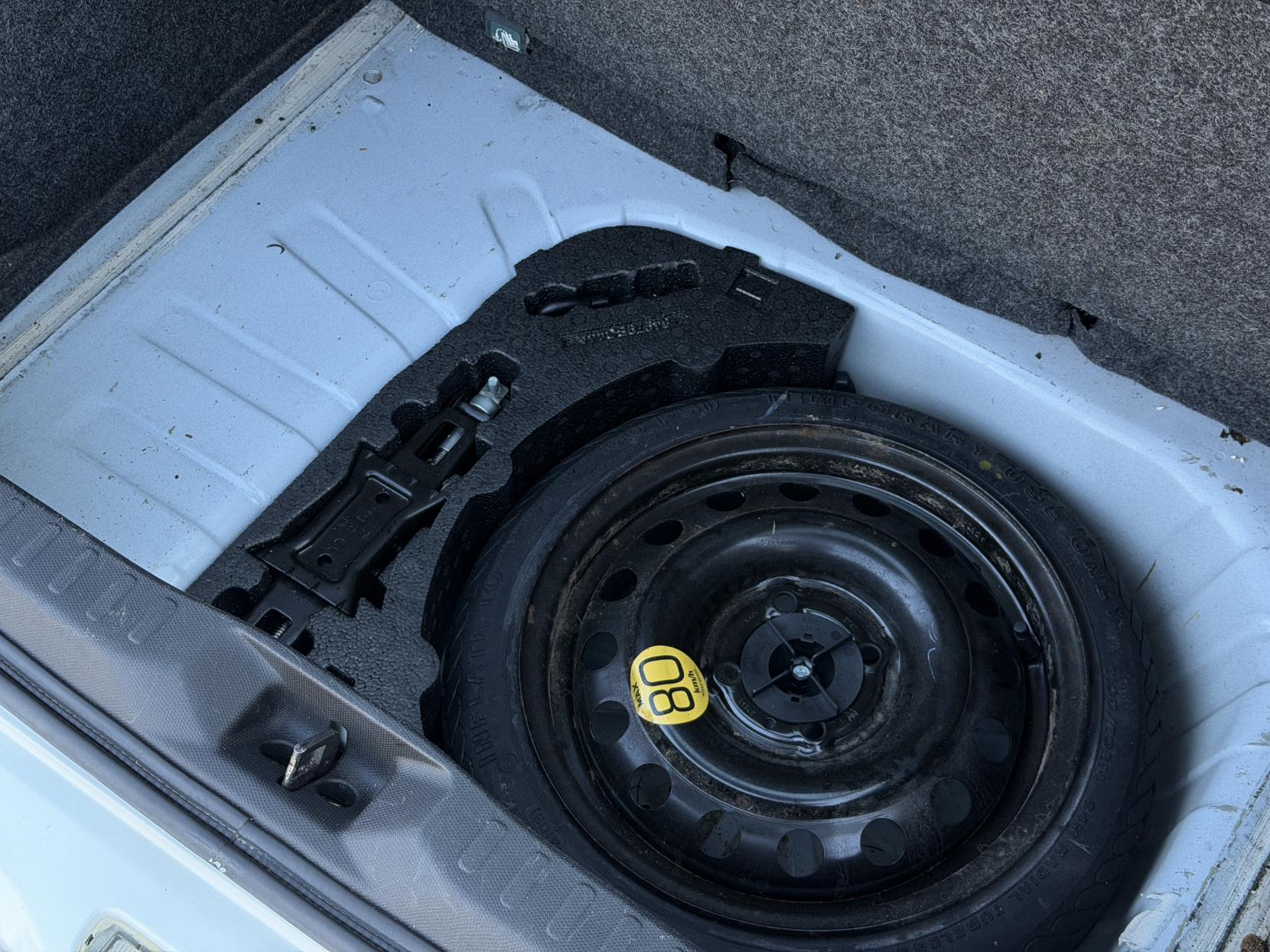 Nissan Micra 1.2 16v Visia Hatchback 3dr Petrol Manual (139 g/km, 79 bhp)