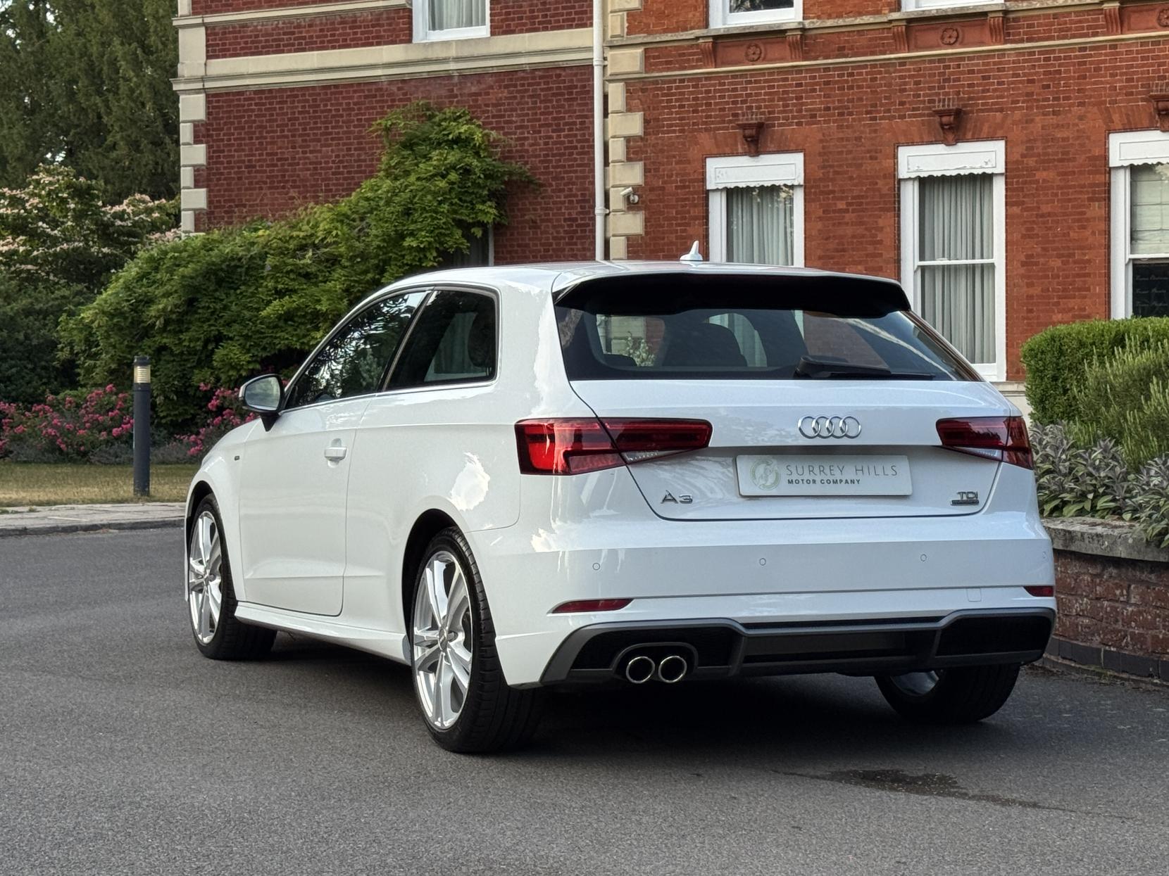 Audi A3 2.0 TDI S line Hatchback 3dr Diesel S Tronic Auto 6Spd quattro Euro 6 (s/s) (184 ps)