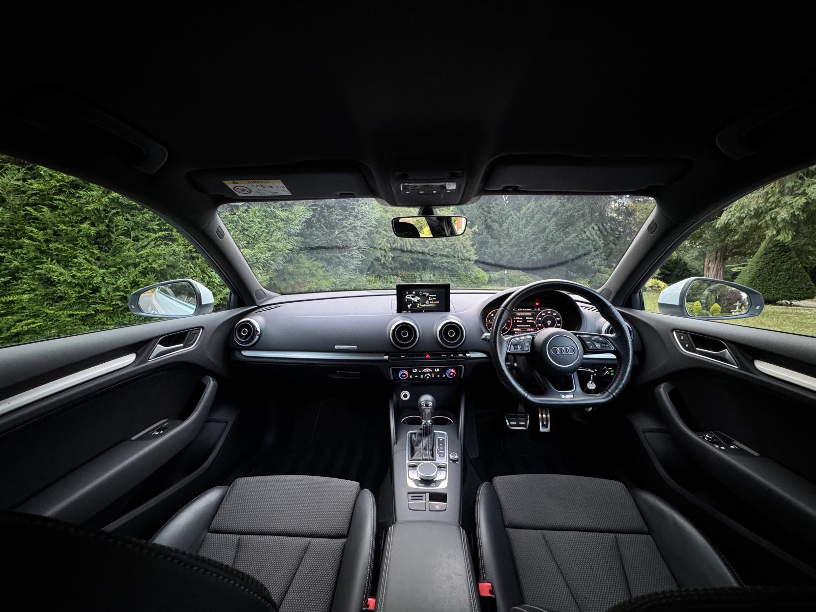 Audi A3 2.0 TDI S line Hatchback 3dr Diesel S Tronic Auto 6Spd quattro Euro 6 (s/s) (184 ps)