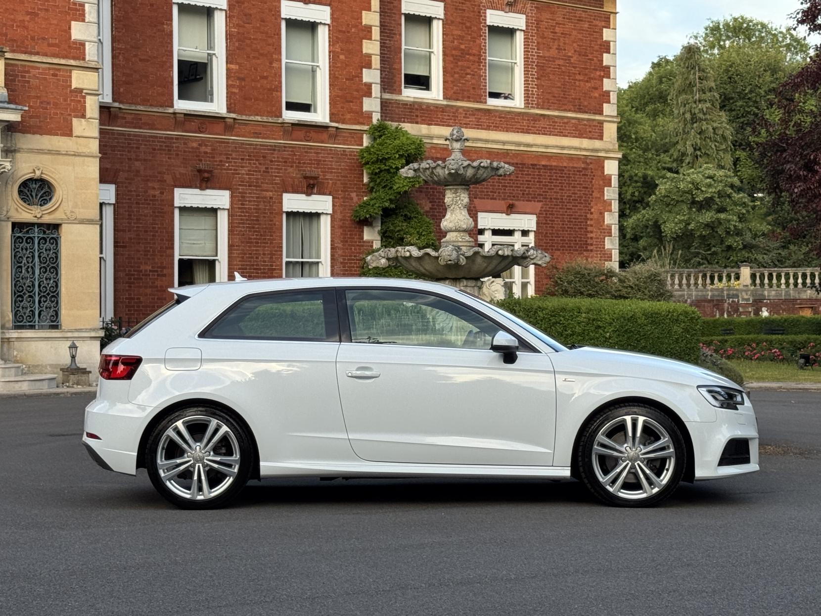 Audi A3 2.0 TDI S line Hatchback 3dr Diesel S Tronic Auto 6Spd quattro Euro 6 (s/s) (184 ps)