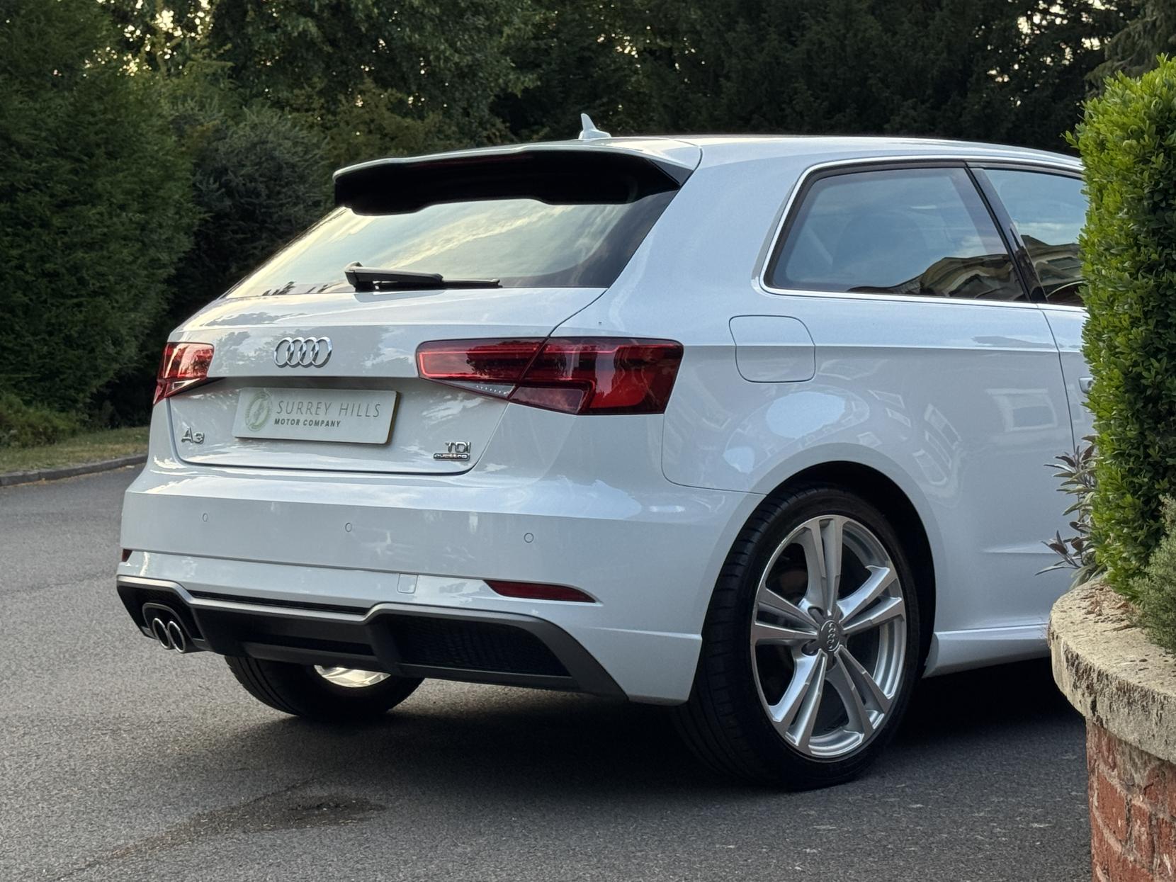 Audi A3 2.0 TDI S line Hatchback 3dr Diesel S Tronic Auto 6Spd quattro Euro 6 (s/s) (184 ps)