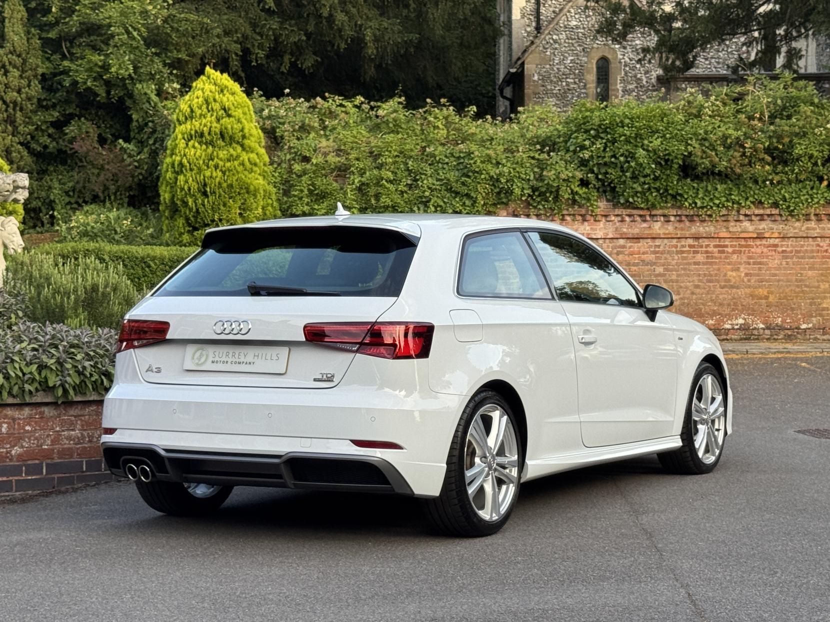 Audi A3 2.0 TDI S line Hatchback 3dr Diesel S Tronic Auto 6Spd quattro Euro 6 (s/s) (184 ps)