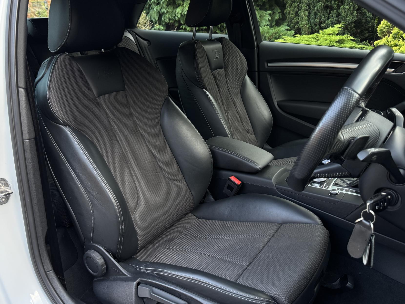 Audi A3 2.0 TDI S line Hatchback 3dr Diesel S Tronic Auto 6Spd quattro Euro 6 (s/s) (184 ps)