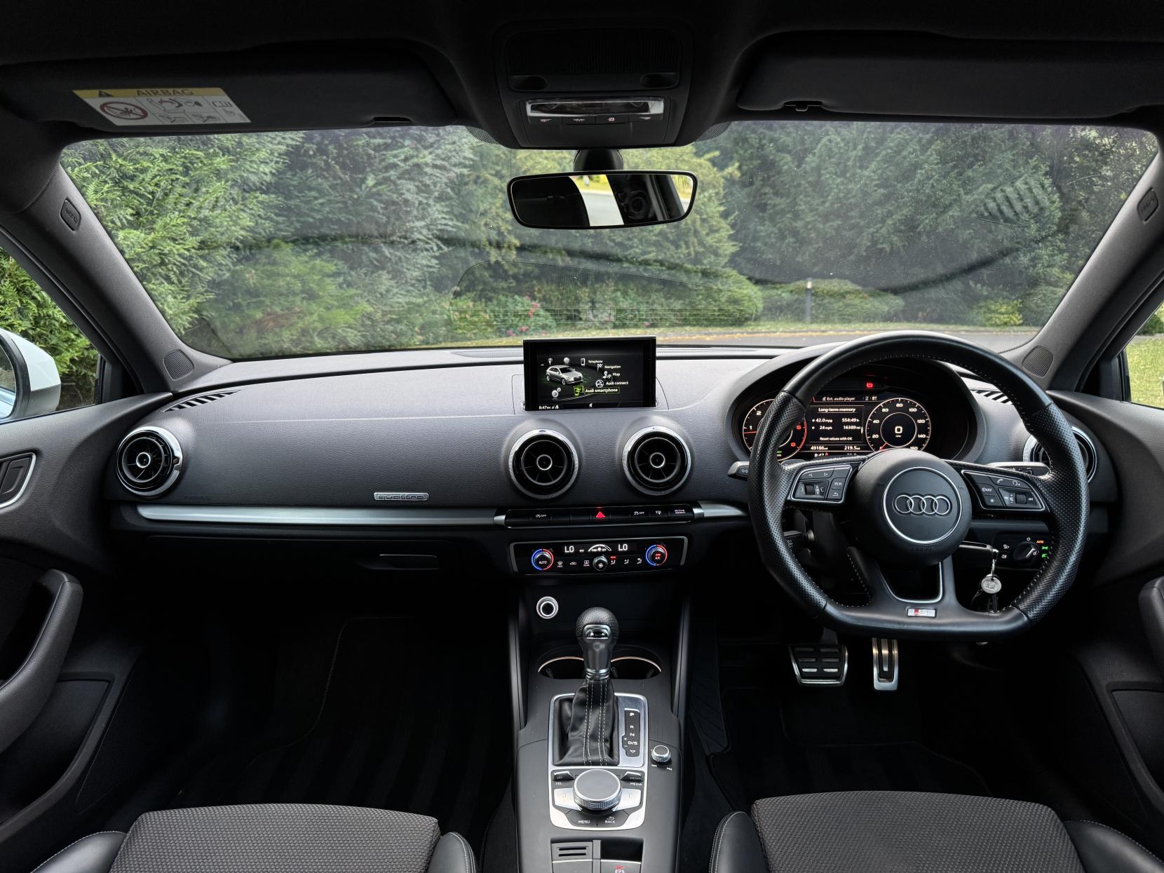 Audi A3 2.0 TDI S line Hatchback 3dr Diesel S Tronic Auto 6Spd quattro Euro 6 (s/s) (184 ps)